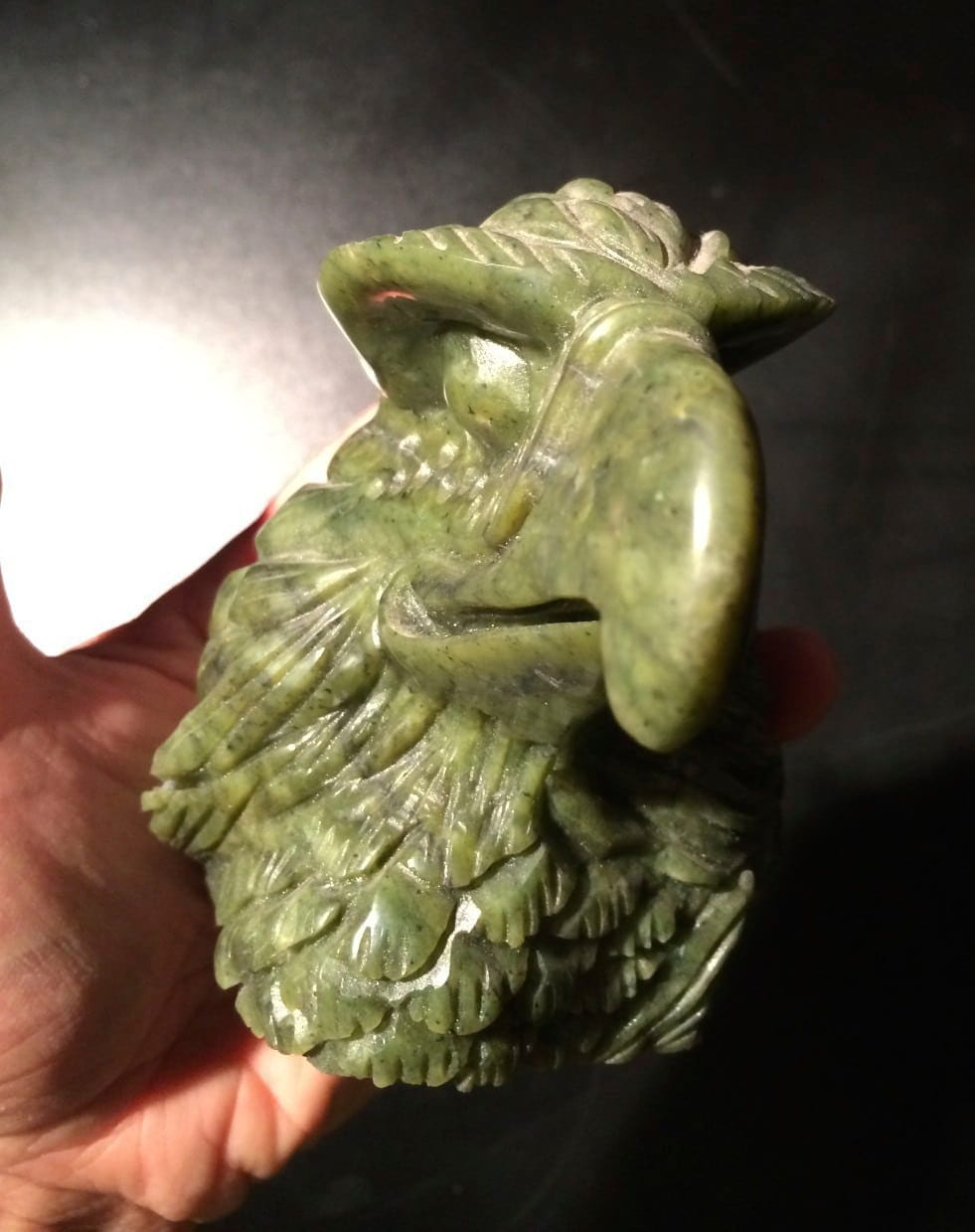 Serpentine (carving) 'Forest Jade' dark eagle head healing crystal - Image 2