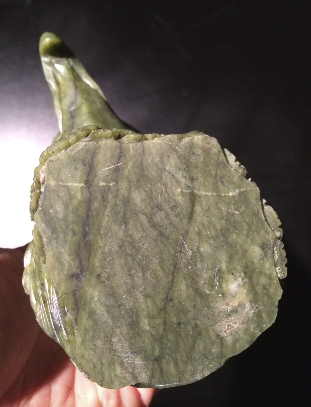 Serpentine (carving) 'Forest Jade' dark eagle head healing crystal - Image 3