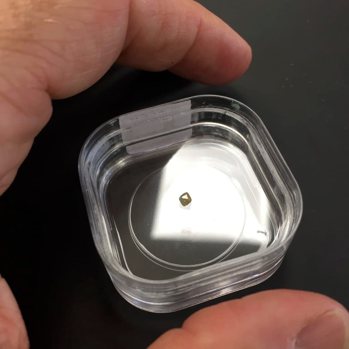 Diamond rough (.115ct) octahedral Crystal 'little yellow' healing crystal - Image 2