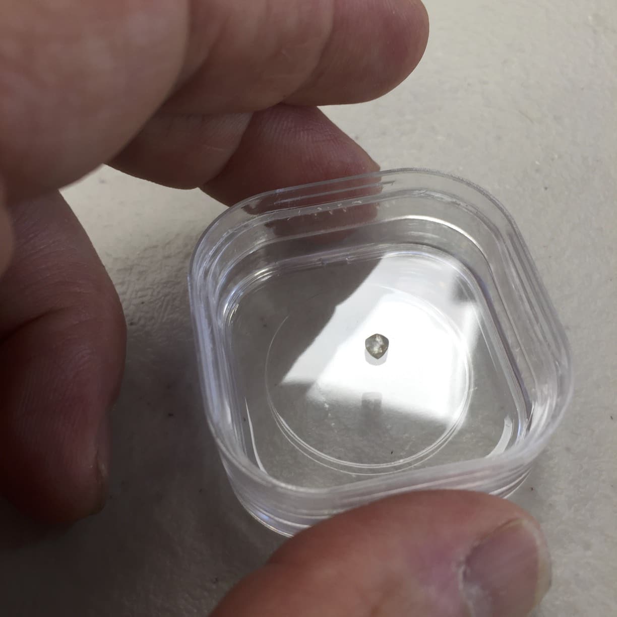 Diamond rough (.175ct/2.5mm) octahedral Crystal 'satellite' healing crystal - Image 4