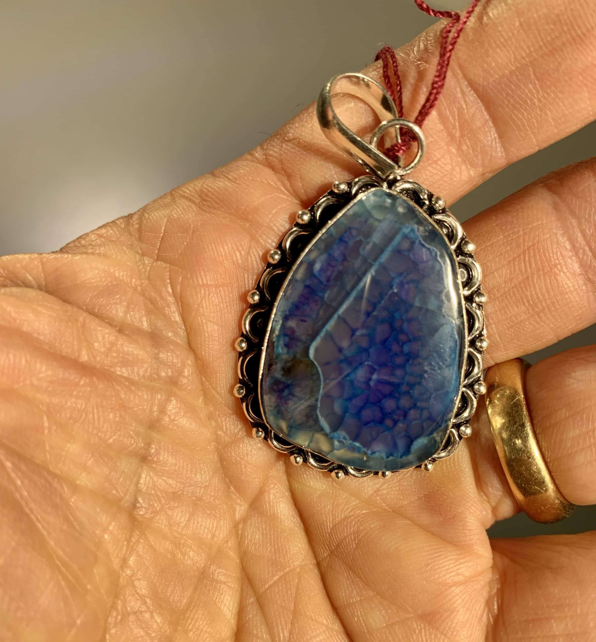 Agate ('Cobalt' dyed) pendant for necklace medallion healing crystal - Image 2