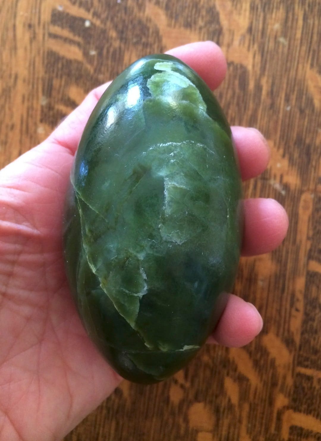 Serpentine (possibly Nephrite) 'plump' Lingam palm piece healing crystal