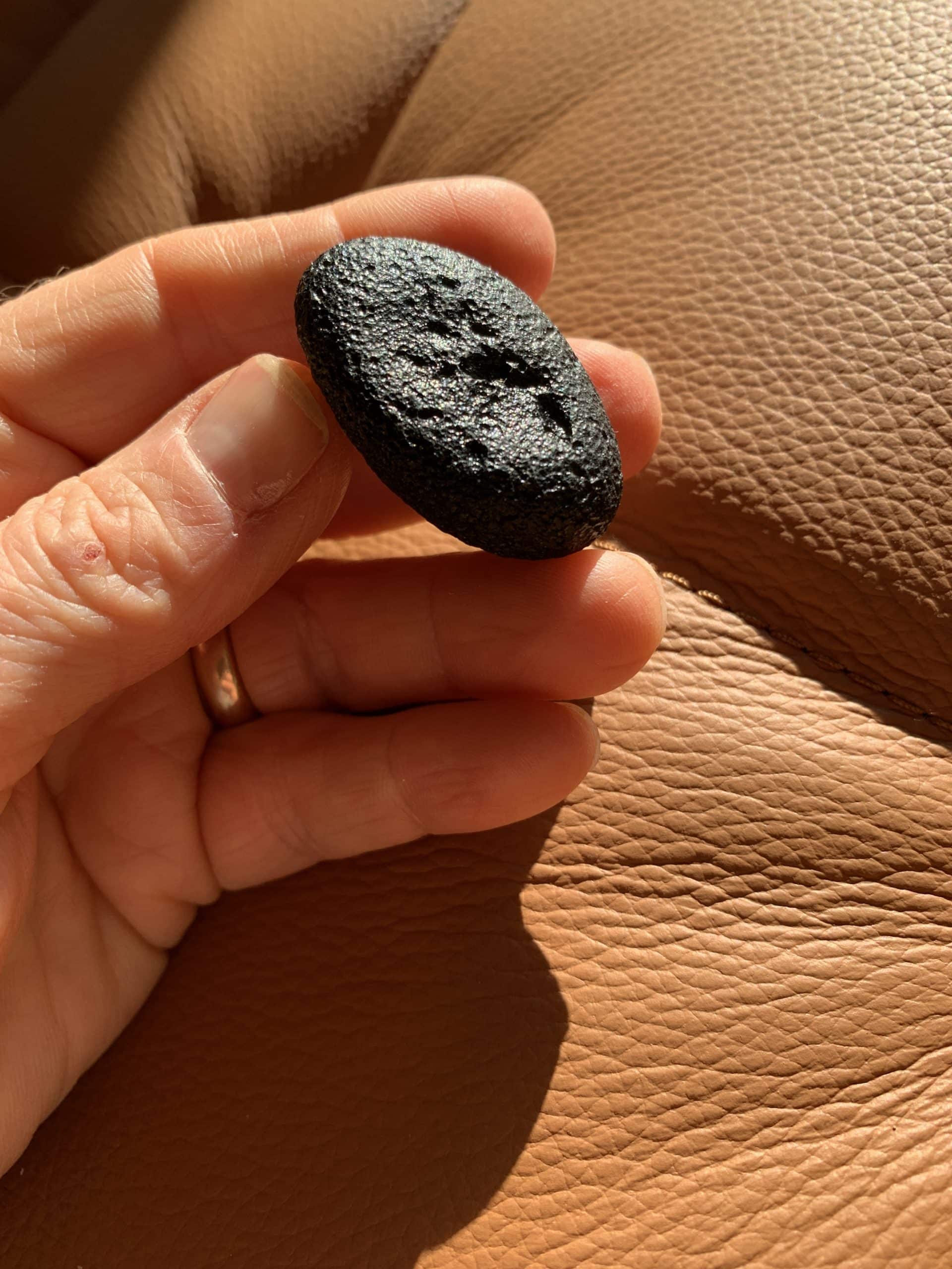 Moldavite (18.8gr) 'Oval Capsule' - Image 4