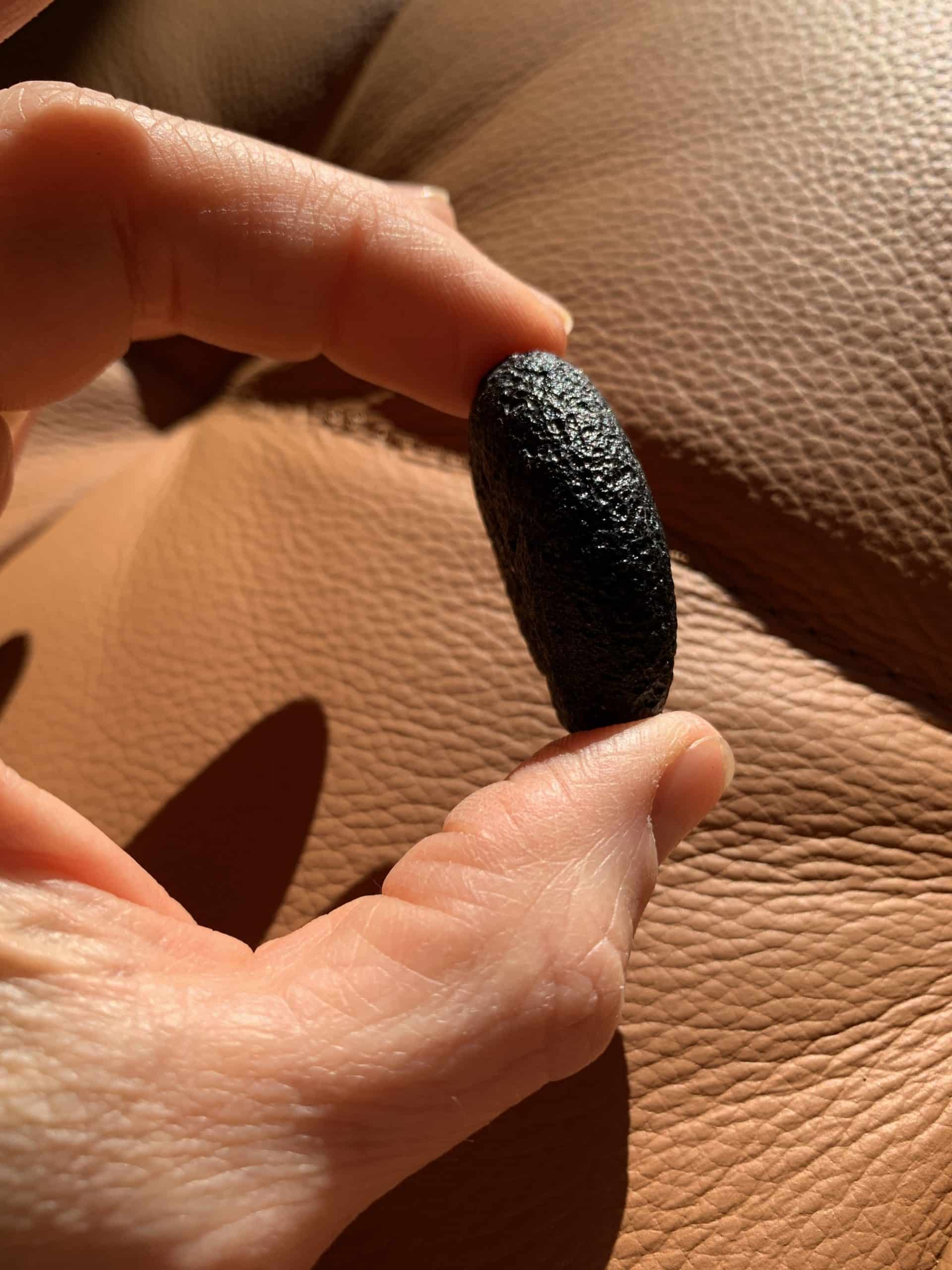 Moldavite (18.8gr) 'Oval Capsule' - Image 7