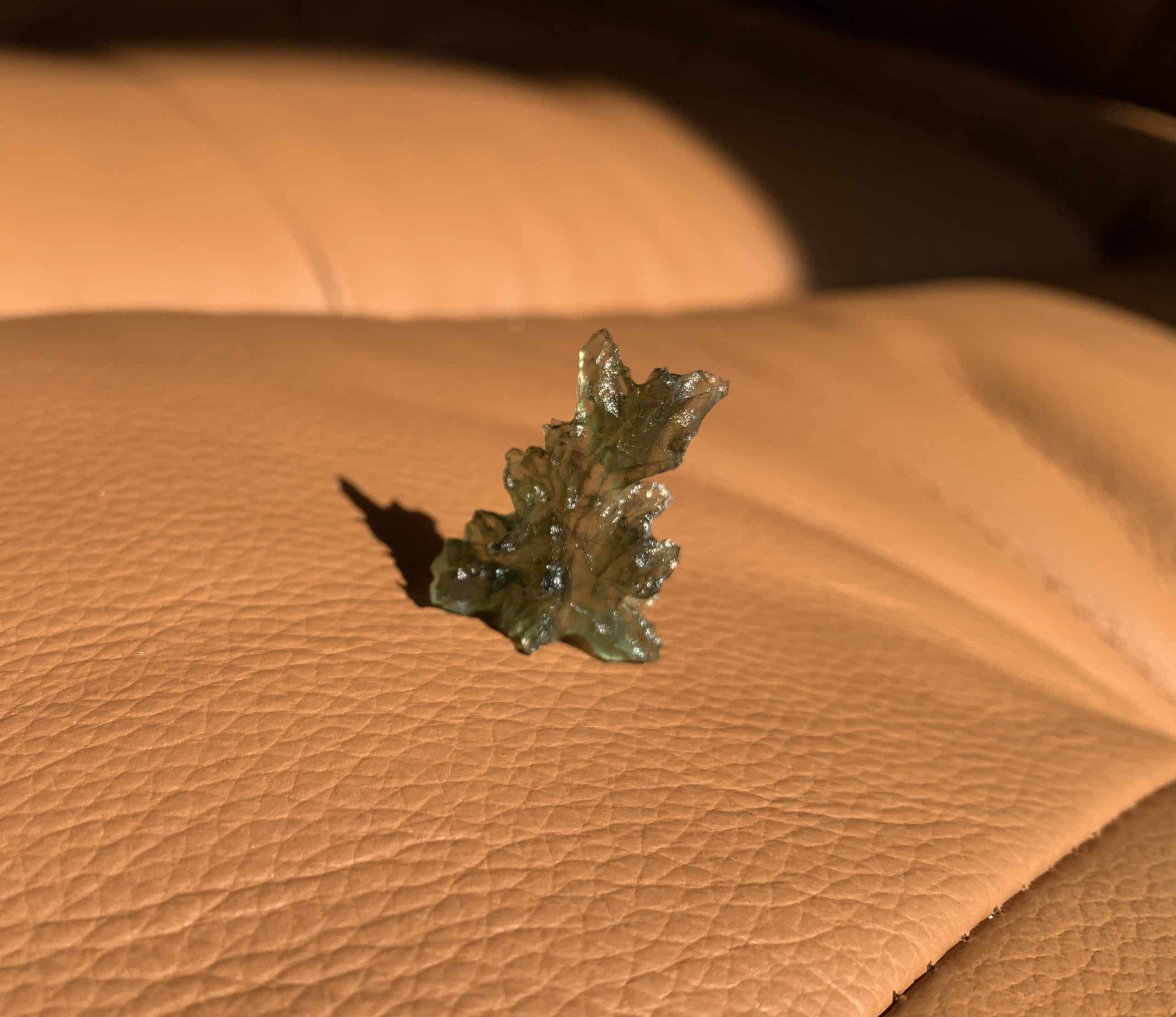 Moldavite (rough) Besednice standing 'split top' (2.03gr) healing crystal - Image 4