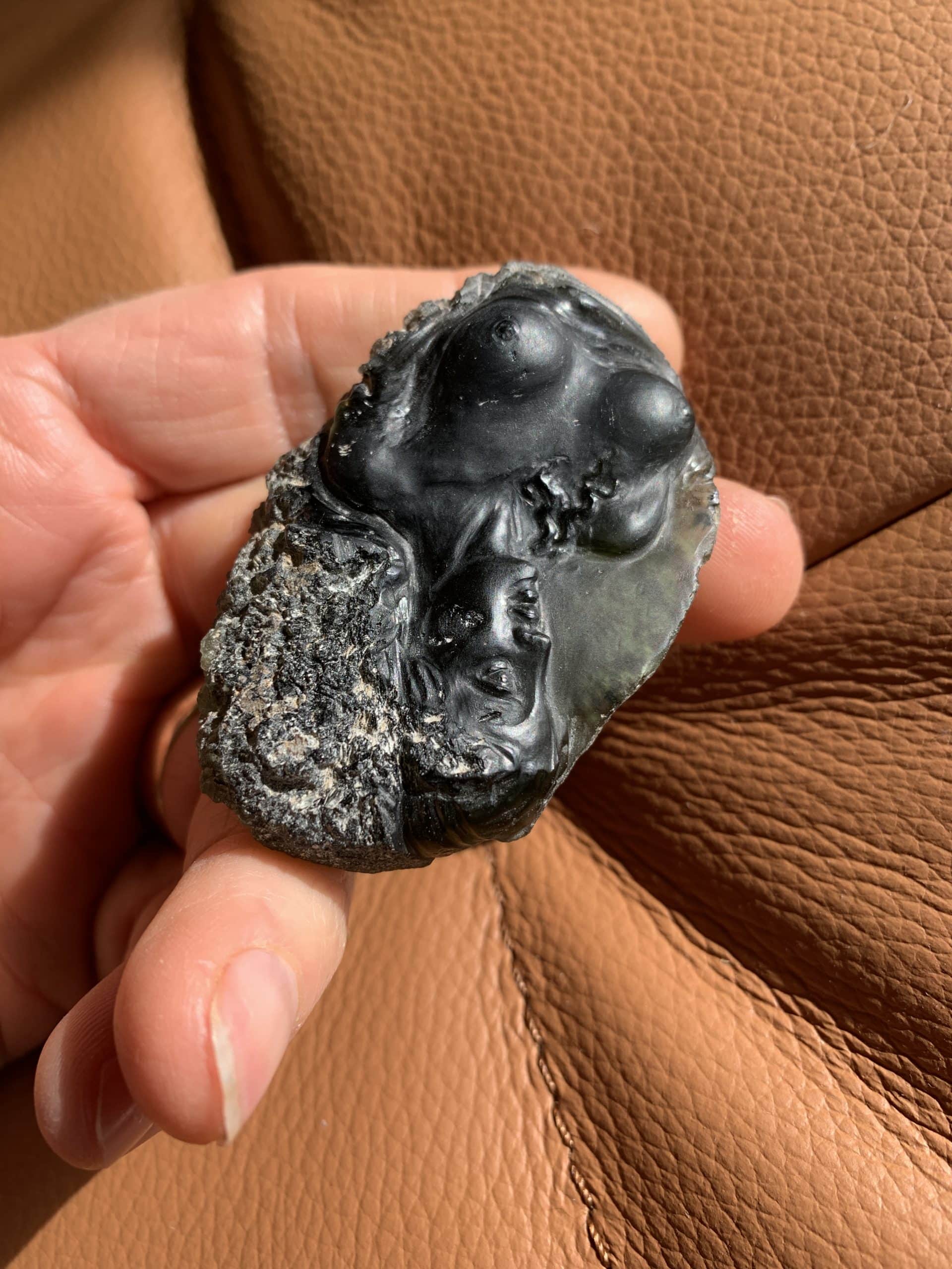 Moldavite carving 'woman bust' (41.78gr) healing crystal - Image 10