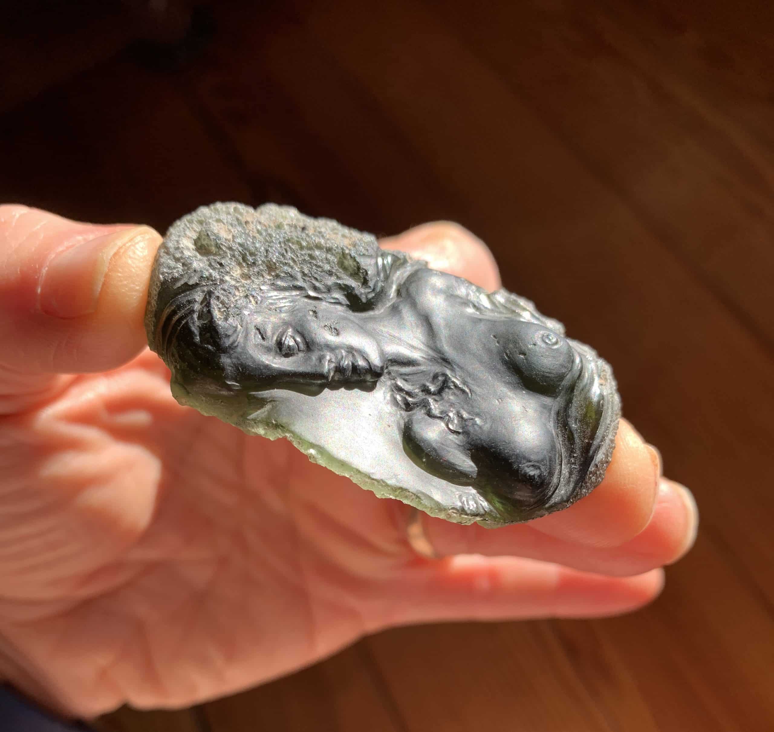 Moldavite carving 'woman bust' (41.78gr) healing crystal - Image 4