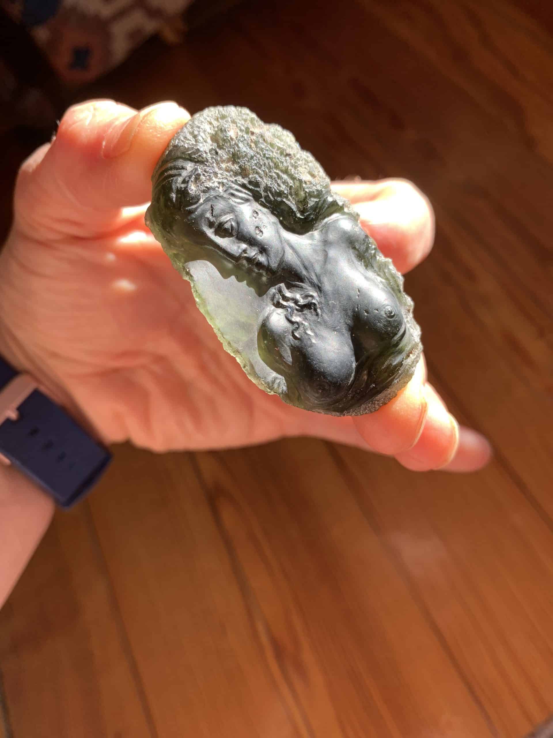 Moldavite carving 'woman bust' (41.78gr) healing crystal - Image 6