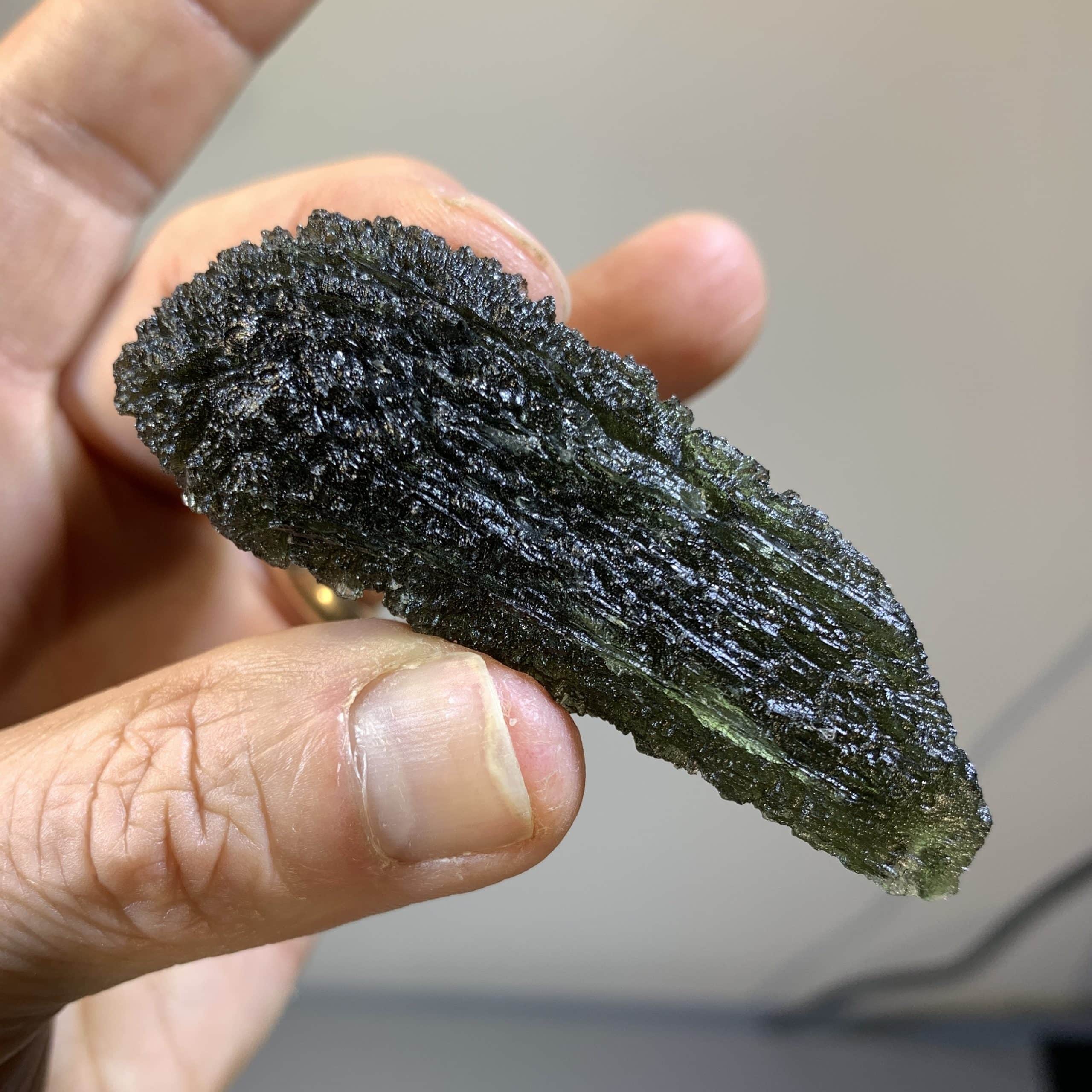 Moldavite (rough) 'fin back whale' (26.4gr) healing crystal - Image 2
