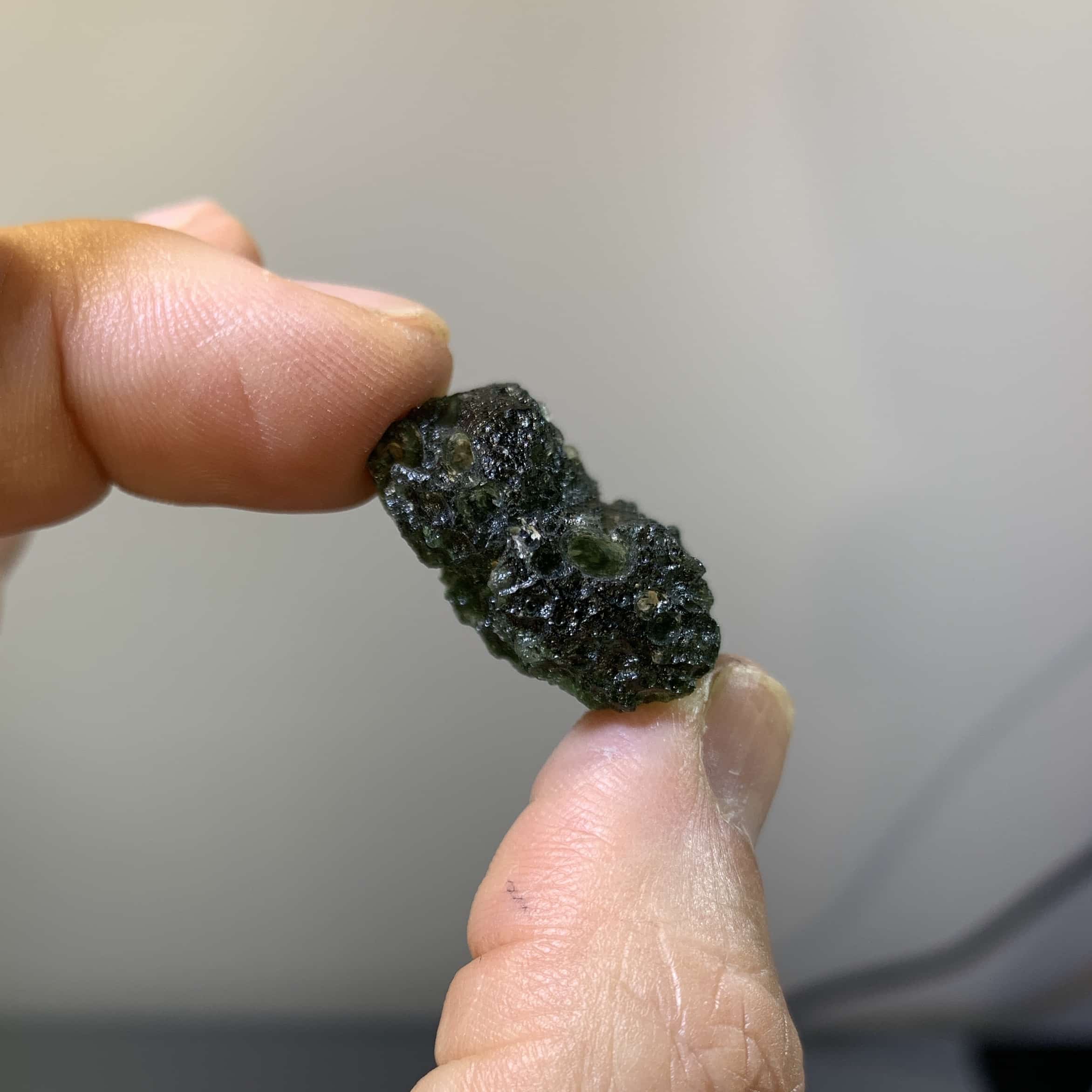 Moldavite (rough) 'neon strawberry' (9.9gr) healing crystal - Image 4