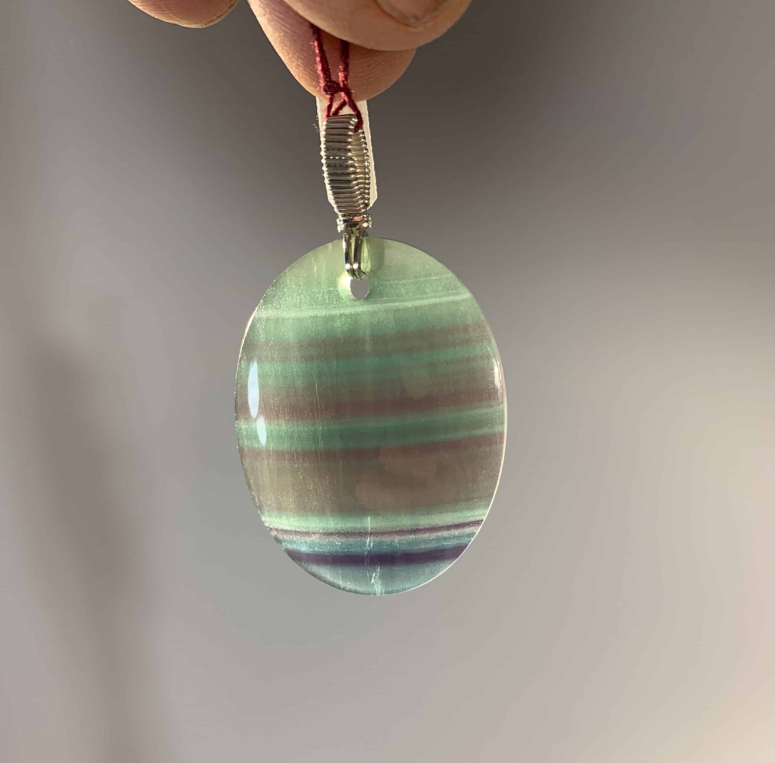 Fluorite (green rainbow) pendant for necklace - oval disc - healing crystal