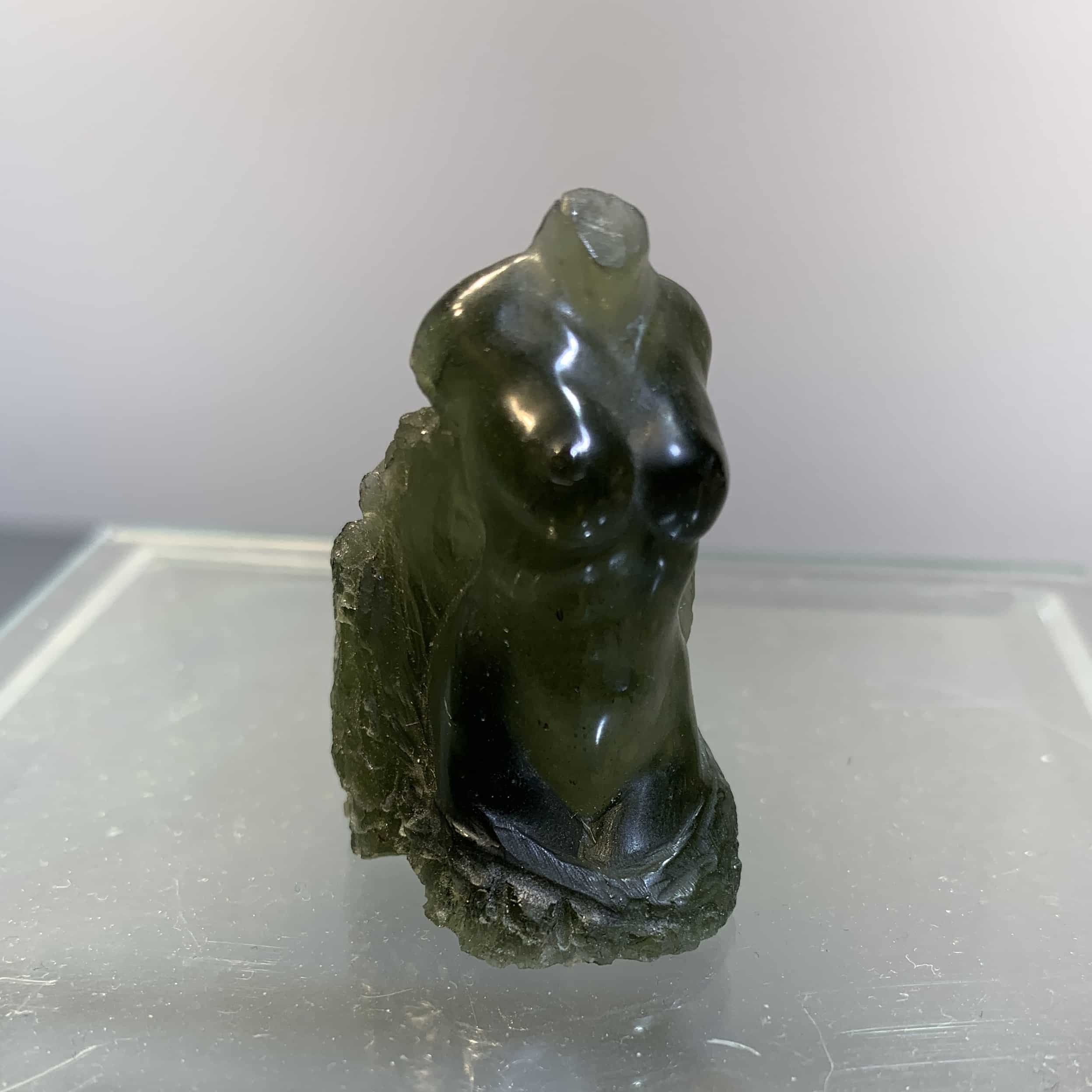 Moldavite carving (14.6gr) 'woman torso' healing crystal - Image 3