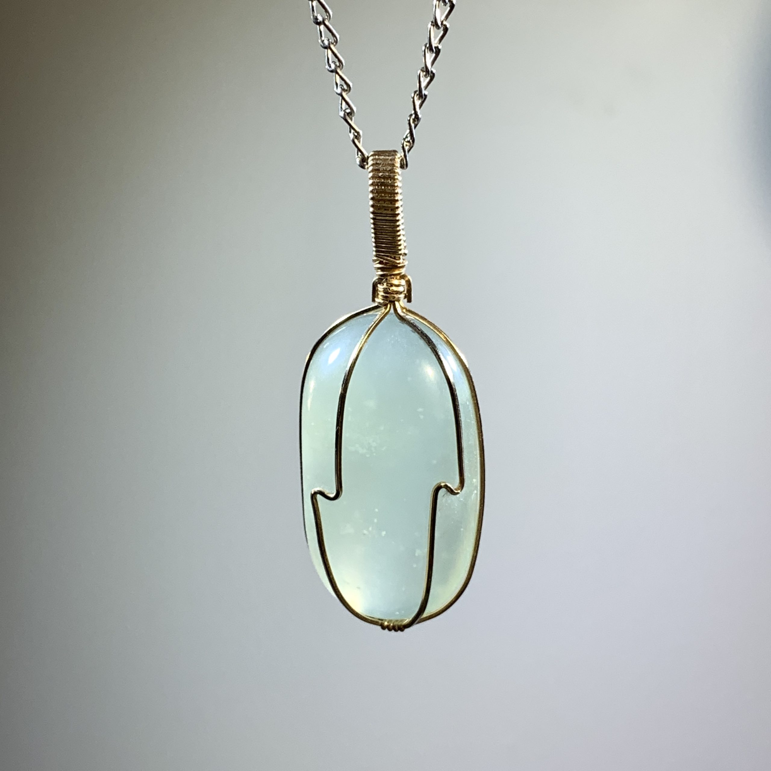 'Jade' (New Jade or Bowenite) pendant for necklace 3-D oval healing crystal - Image 2