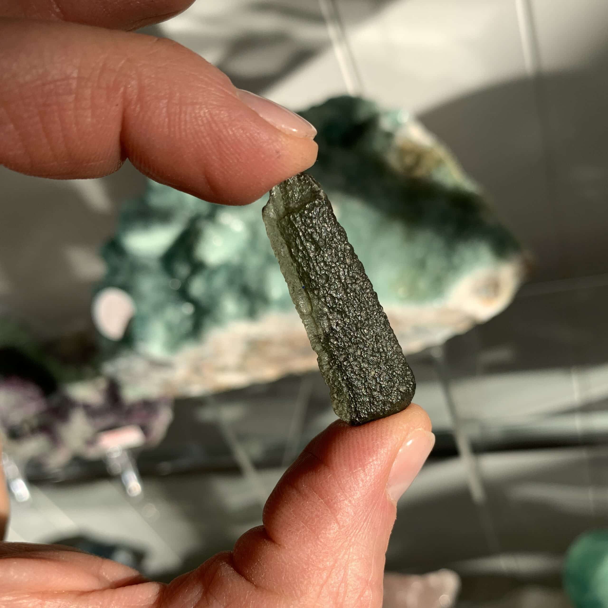 Moldavite (rough) 'channel drop' (3.3gr) healing crystal - Image 4