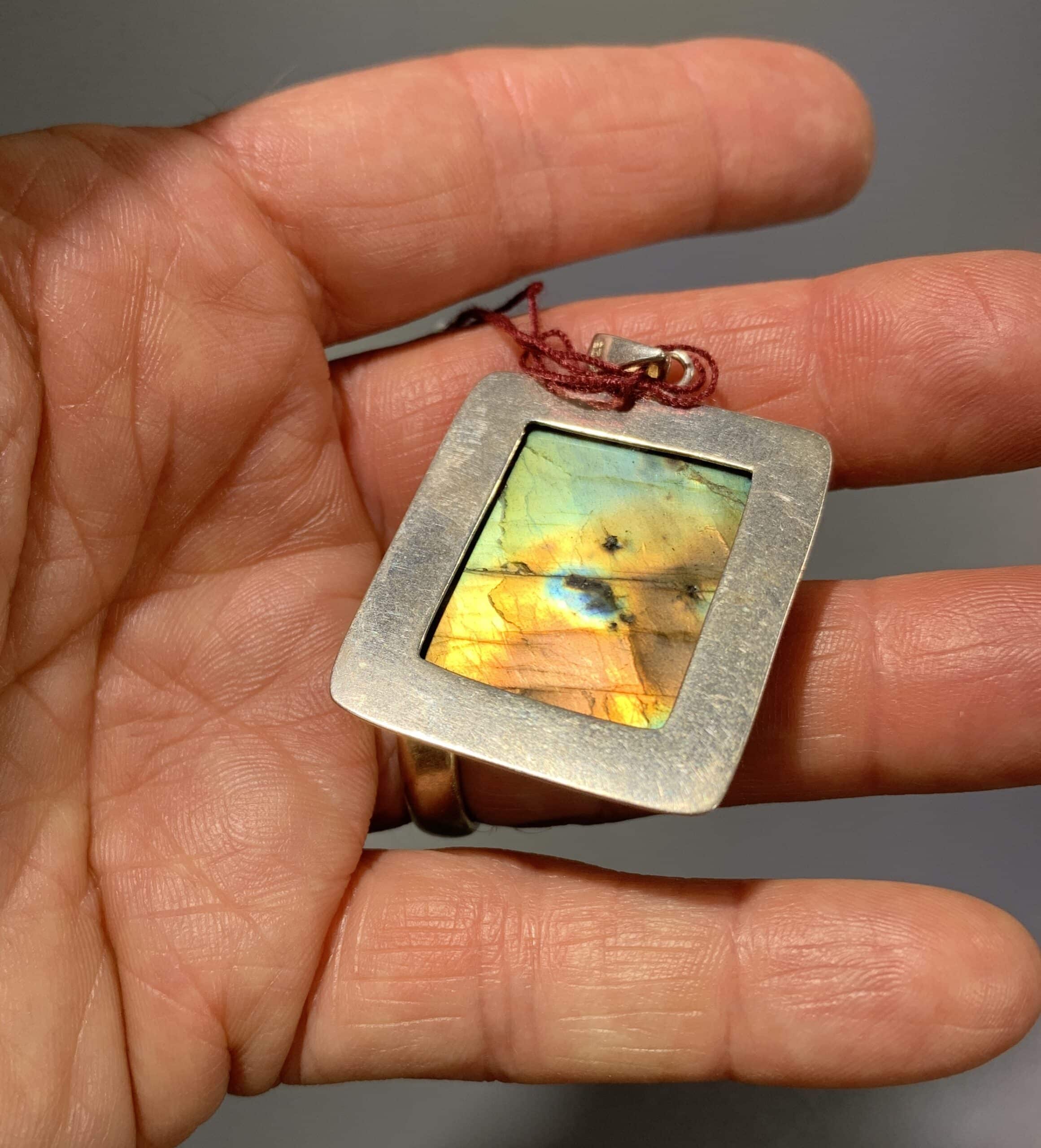 Labradorite pendant for necklace - incredible flash - healing crystal - Image 2