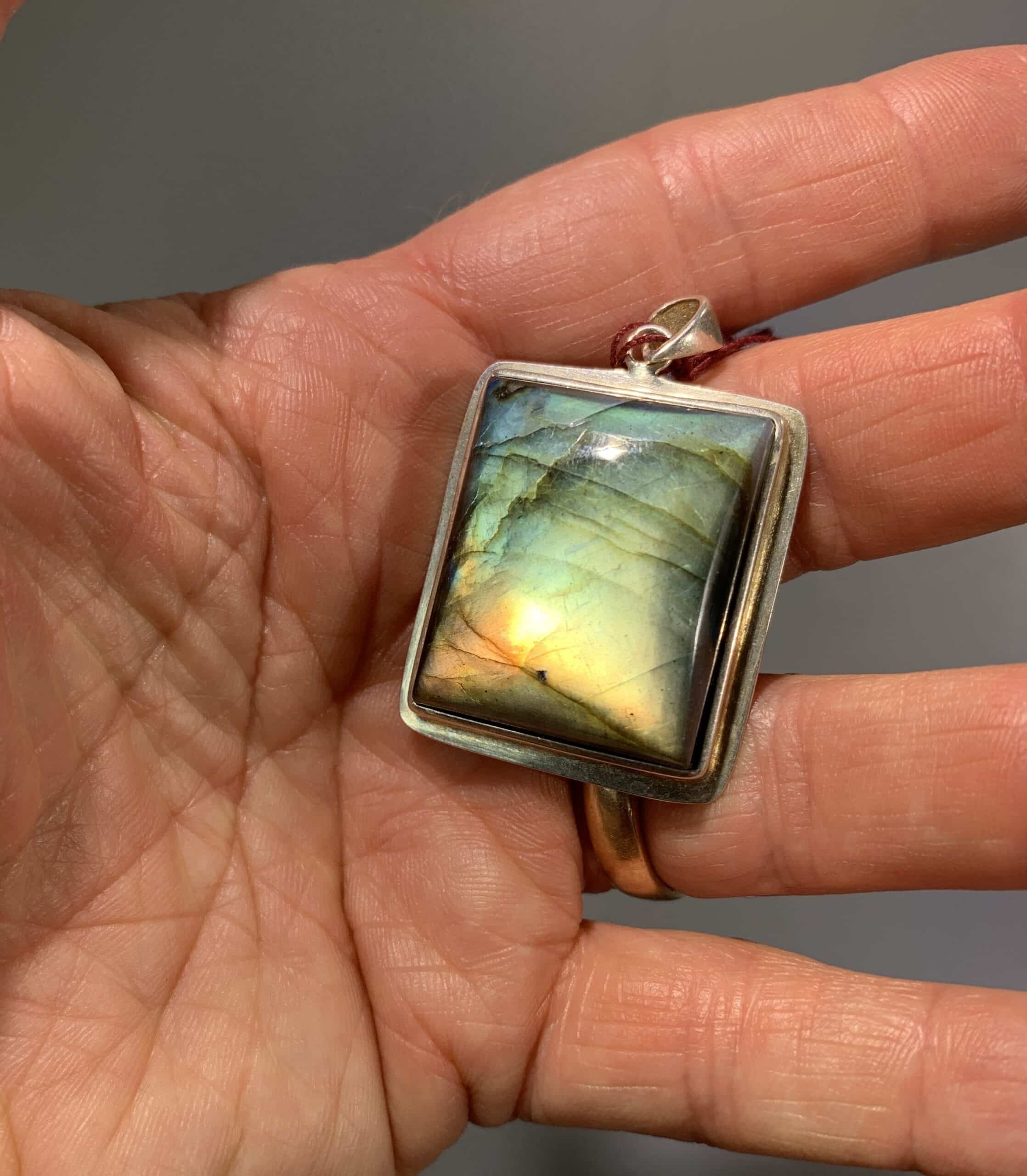 Labradorite pendant for necklace - incredible flash - healing crystal