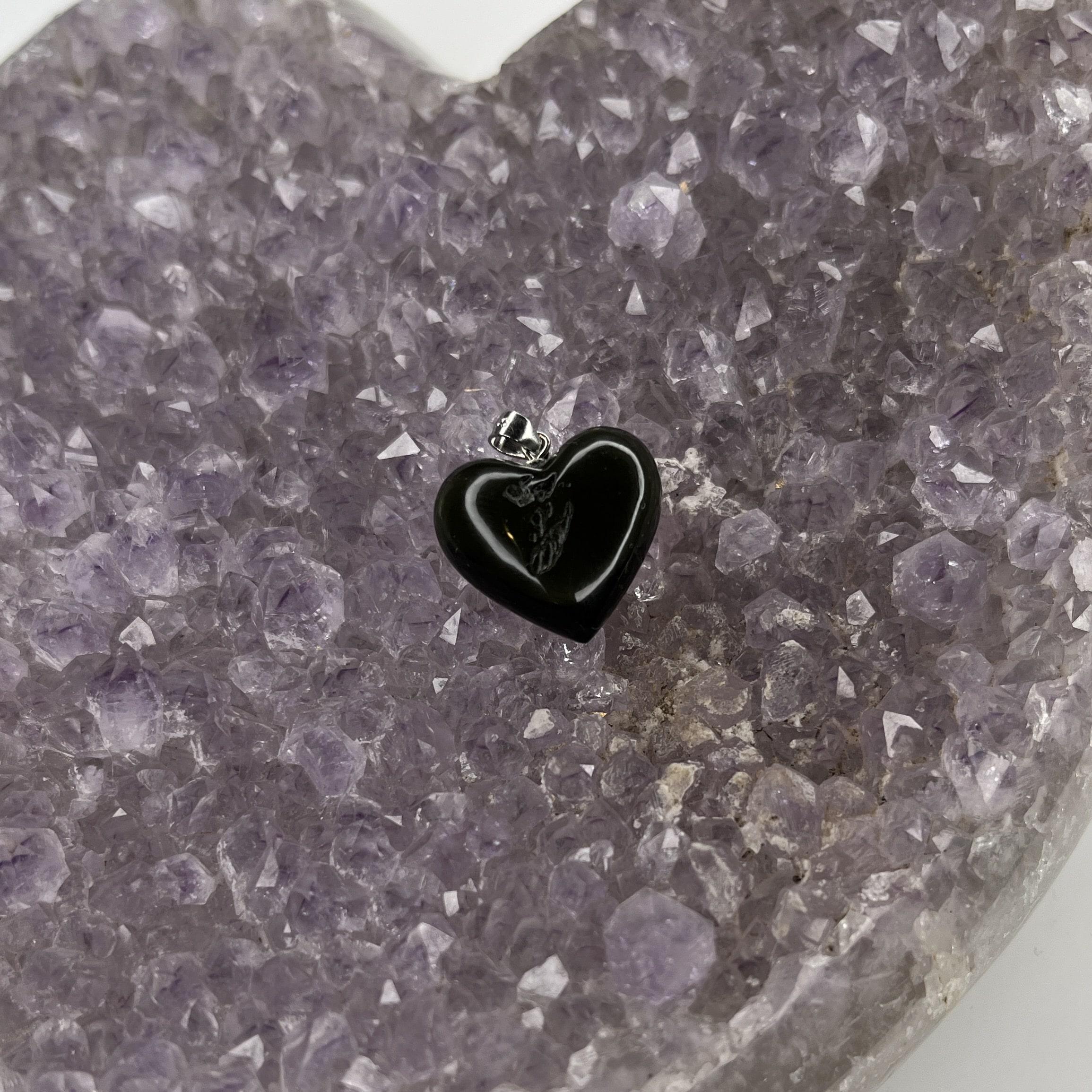 Moldavite pendant heart for necklace (20.8ct) 'Dolni' healing crystal - Image 13