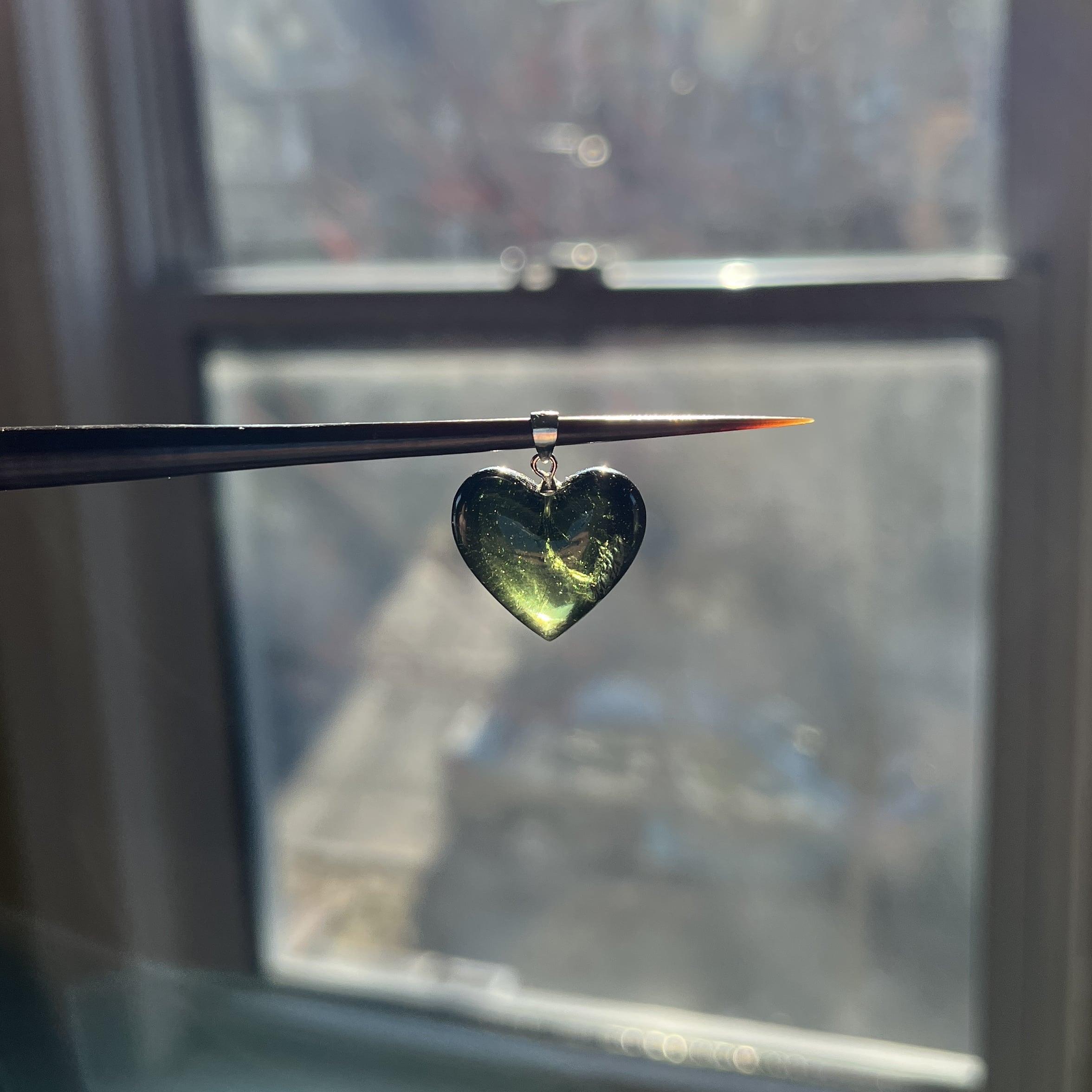 Moldavite pendant heart for necklace (20.8ct) 'Dolni' healing crystal - Image 14