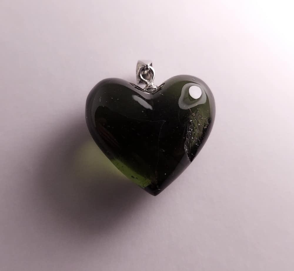Moldavite pendant heart for necklace (20.8ct) 'Dolni' healing crystal - Image 7