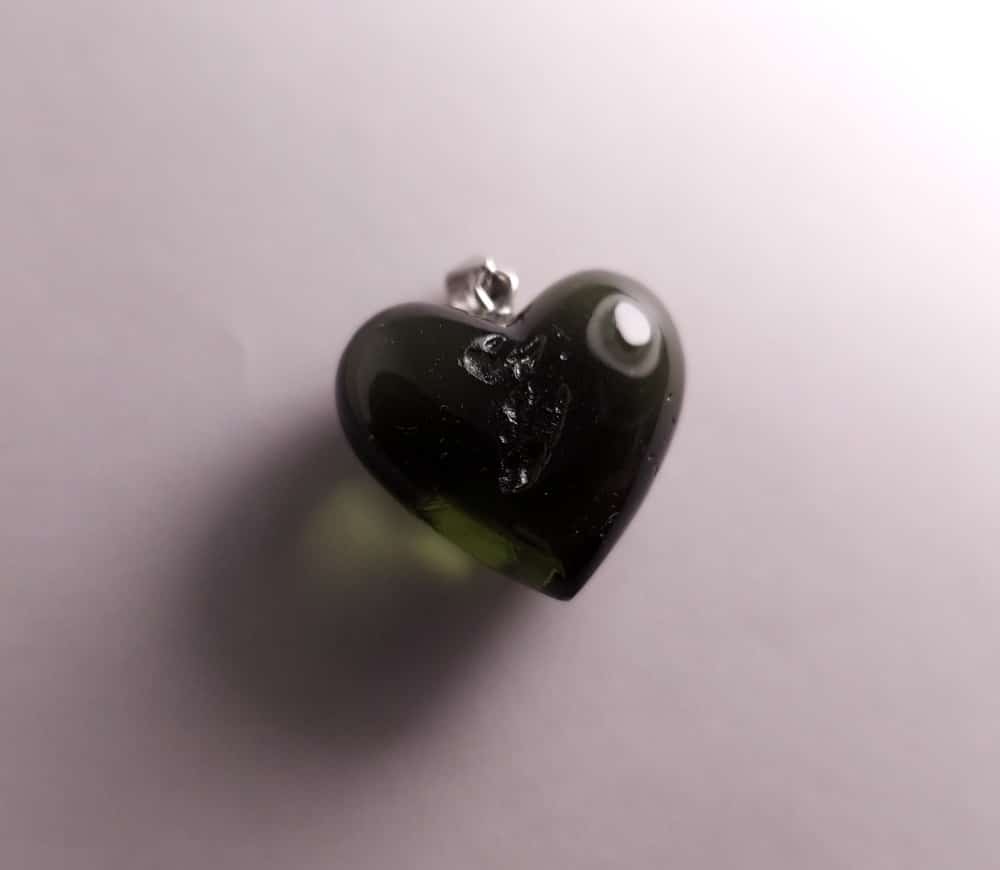 Moldavite pendant heart for necklace (20.8ct) 'Dolni' healing crystal - Image 9