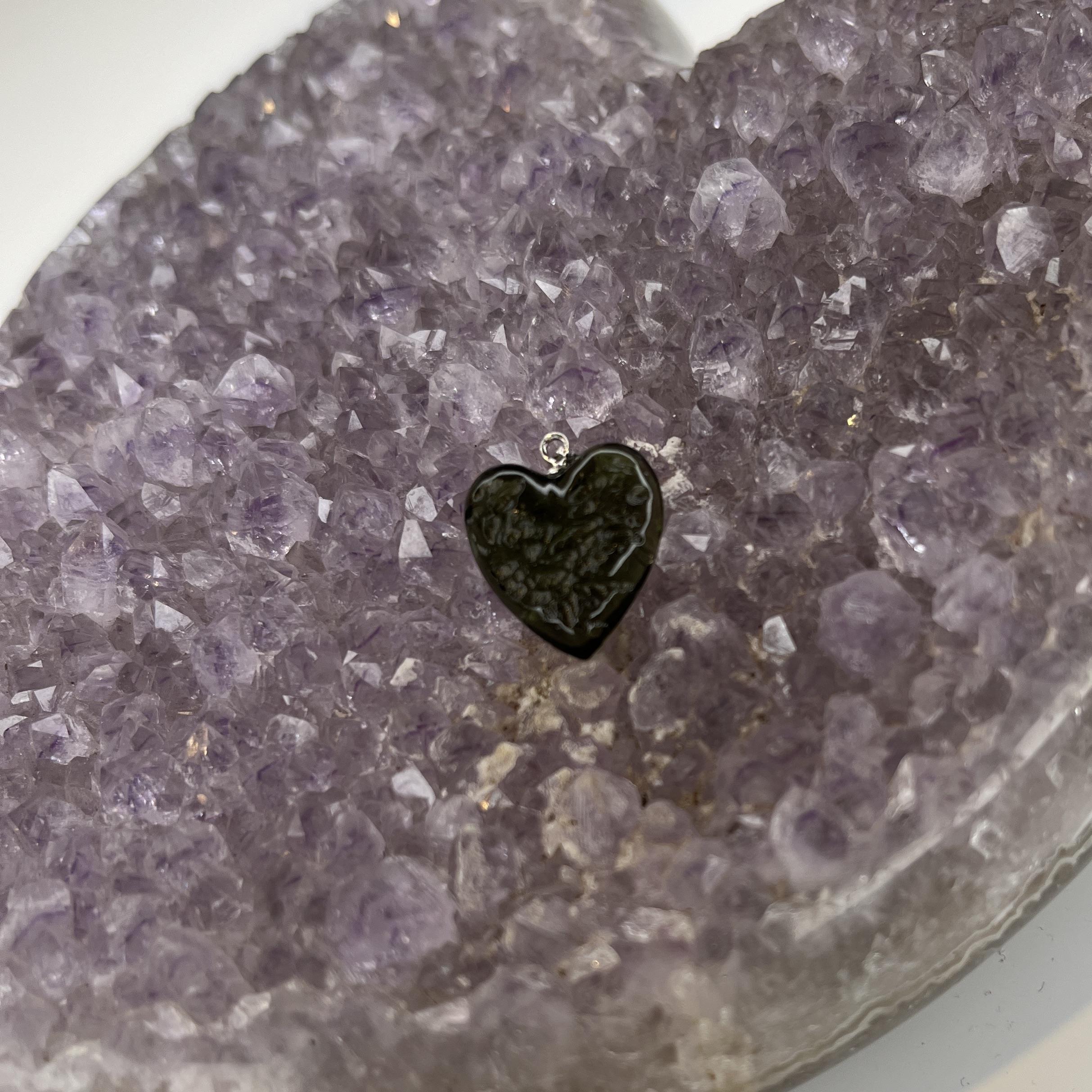 Moldavite pendant heart for necklace (9.87ct/1.97gr) 'Dolni' healing crystal - Image 5