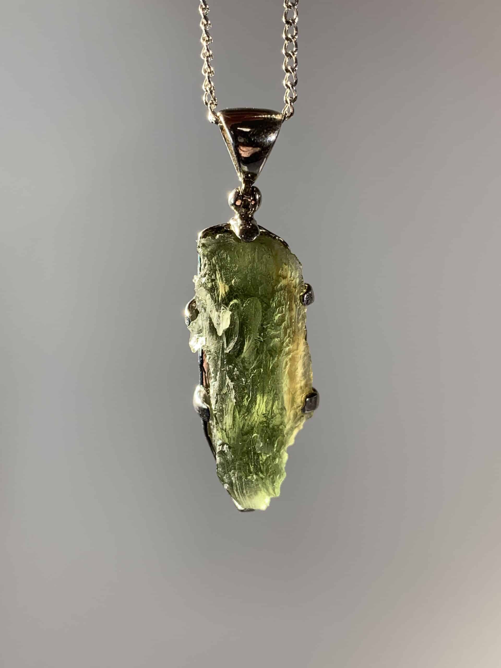 Moldavite pendant (rough) 'waterfall' (10.4gr) healing crystal