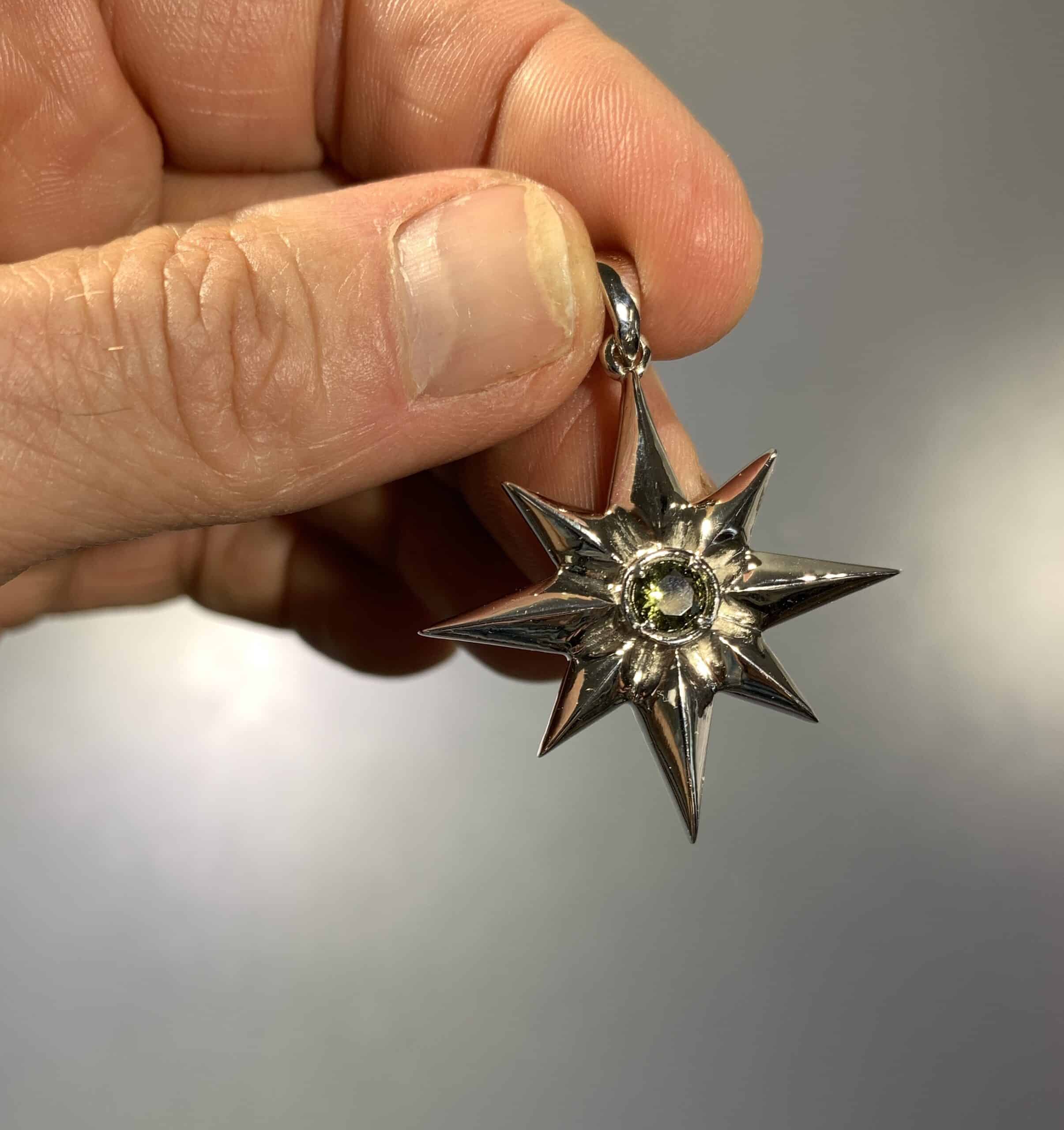 Moldavite pendant (faceted) for necklace 'star' (6.4gr) healing crystal - Image 2