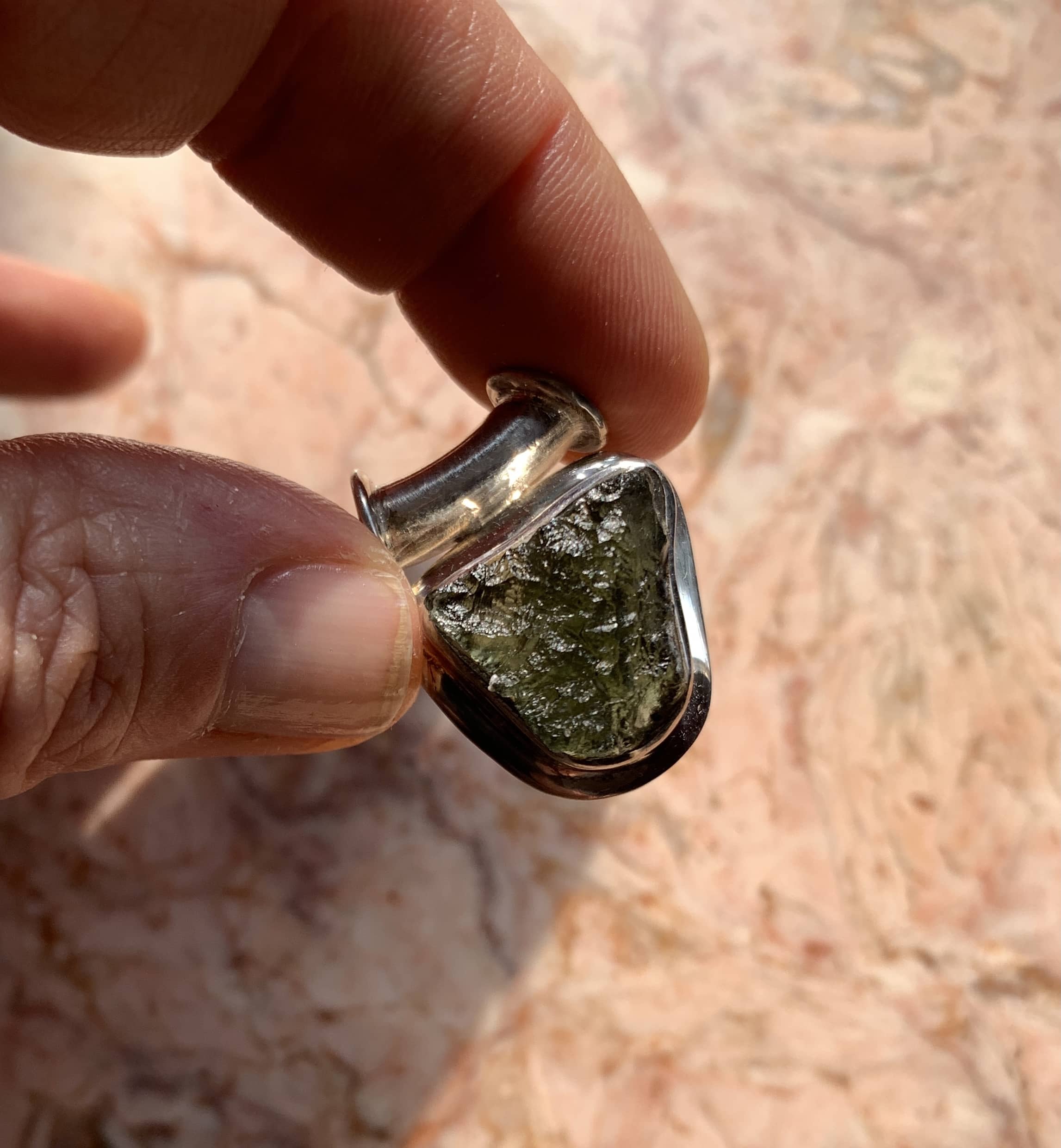 Moldavite pendant (rough) 'rounded 5 point' (8.8gr) healing crystal - Image 2
