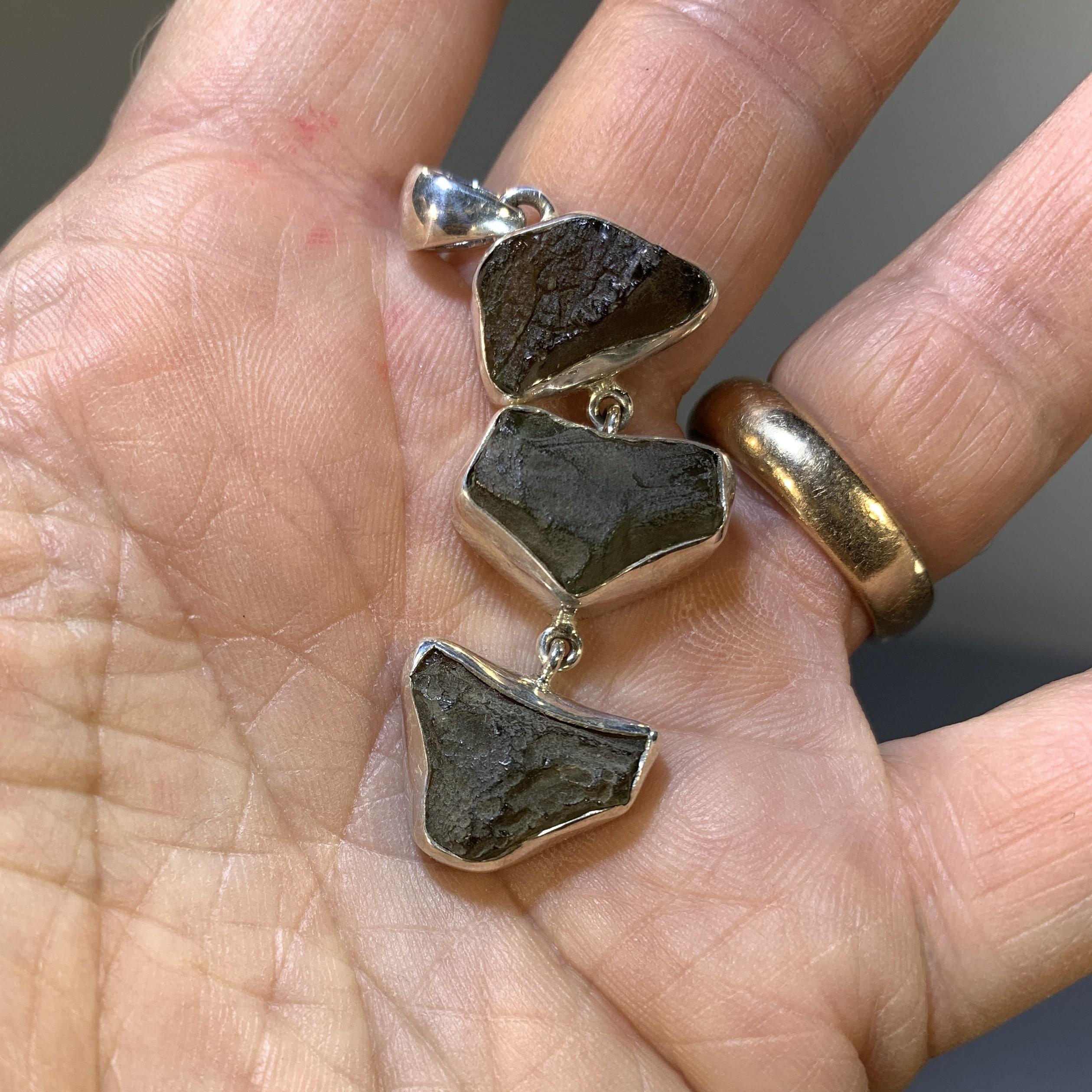 Moldavite pendant (rough) '3 rustic pieces' (7.3gr) healing crystal