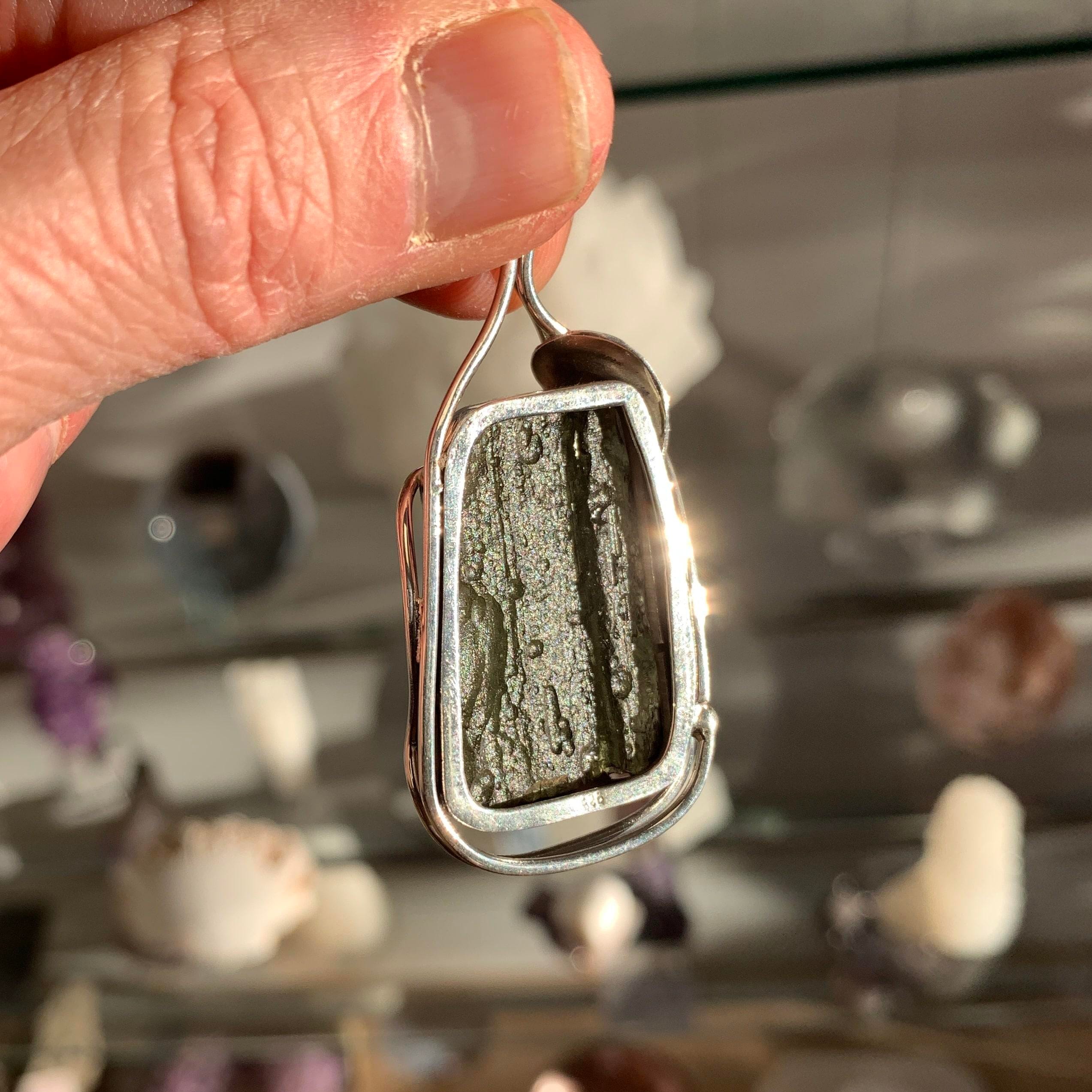 Moldavite pendant (rough) 'slab w leaf motif' (11.4gr) healing crystal - Image 5