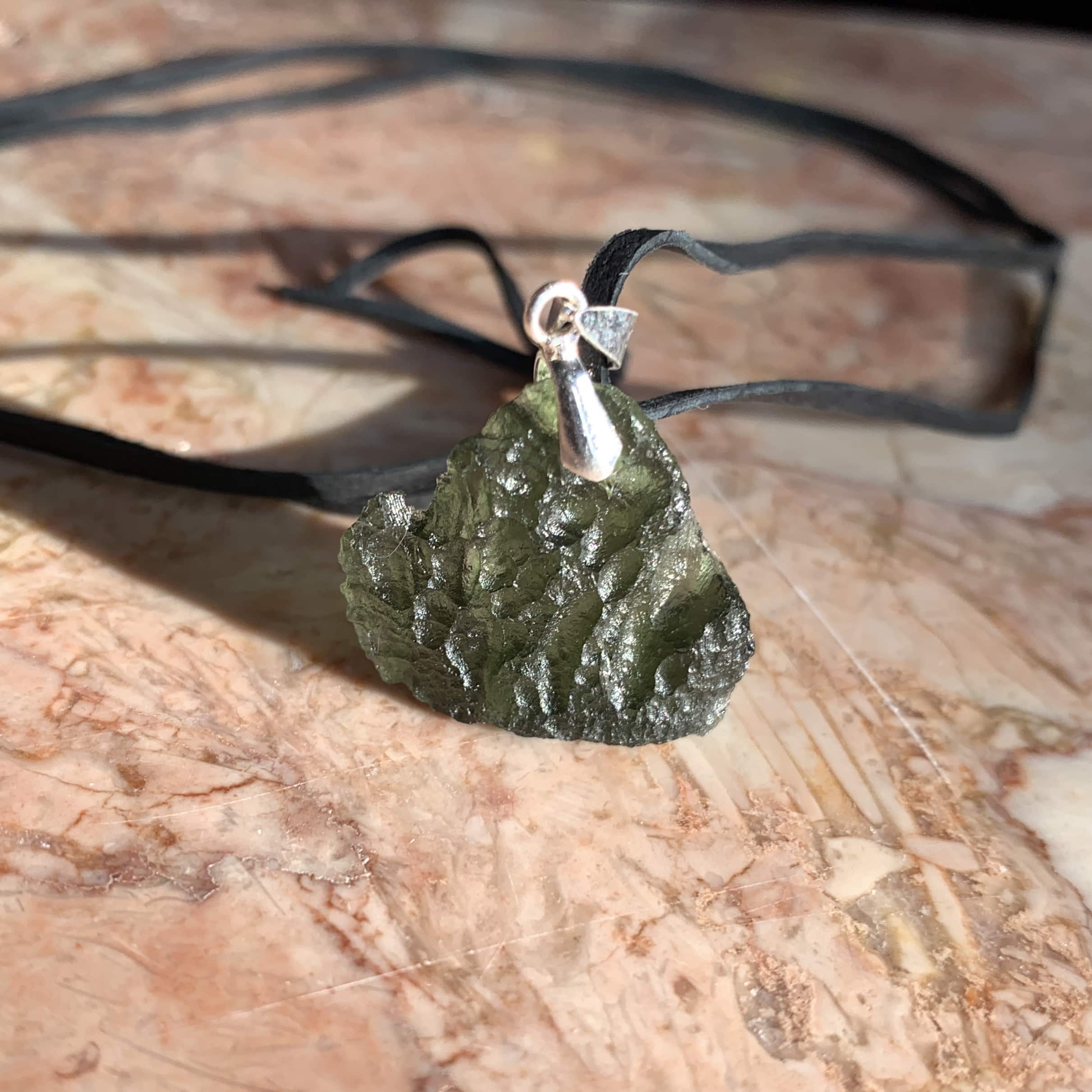 Moldavite pendant (rough) standing 'triple gateway' (3.92) healing crystal - Image 3