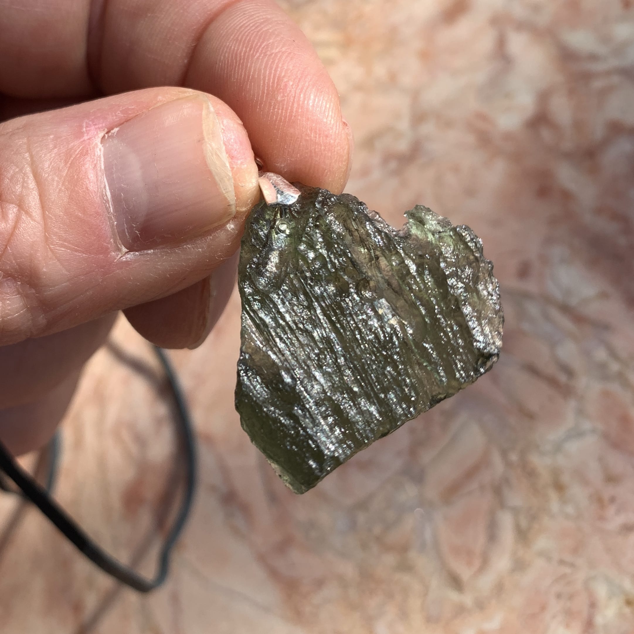 Moldavite pendant (rough) standing 'triple gateway' (3.92) healing crystal - Image 4
