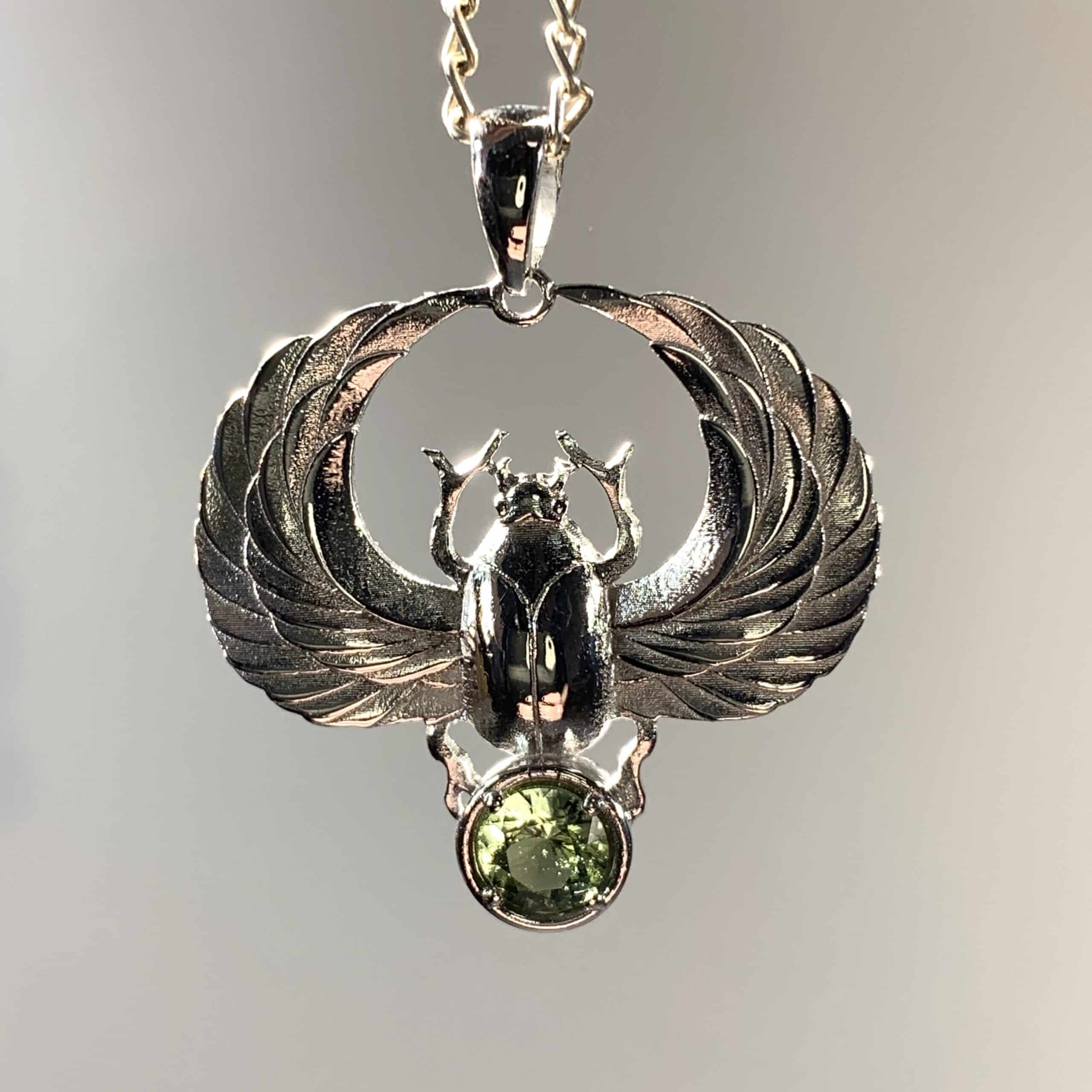 Moldavite pendant (faceted) 'scarab' (5gr) healing crystal