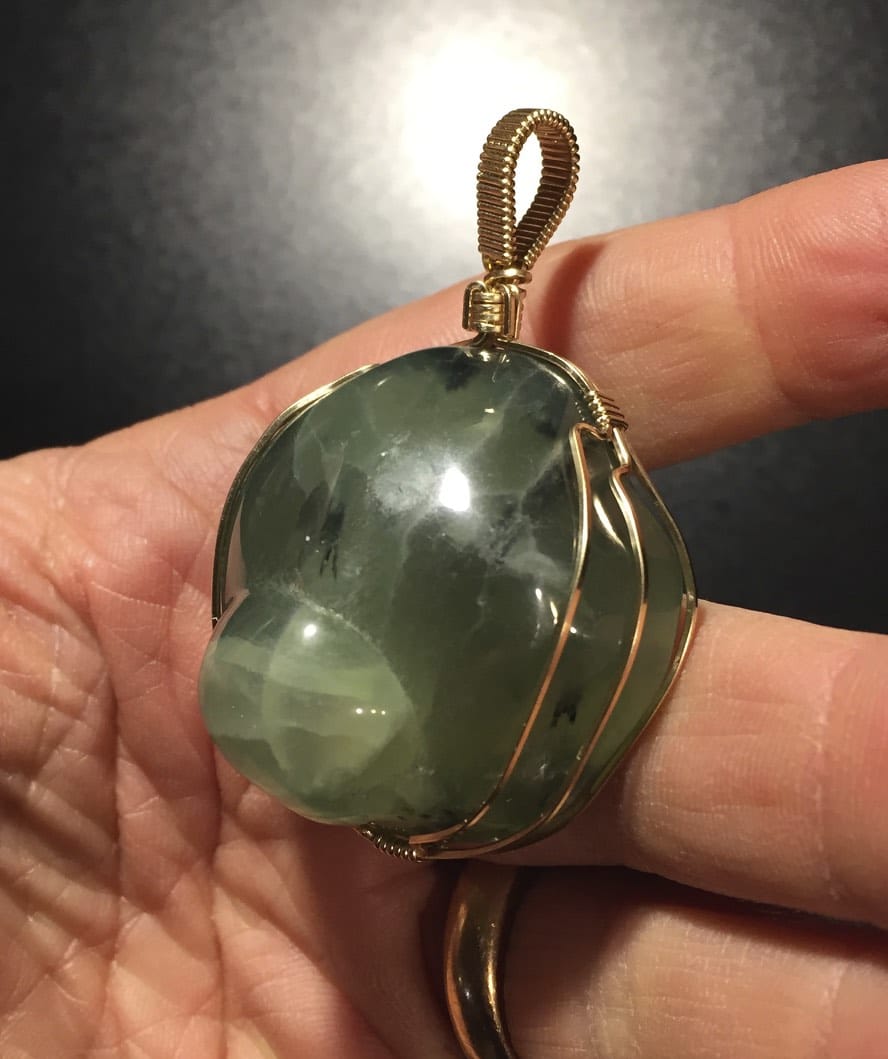 Prehnite pendant for necklace /(protruding teton) healing crystal