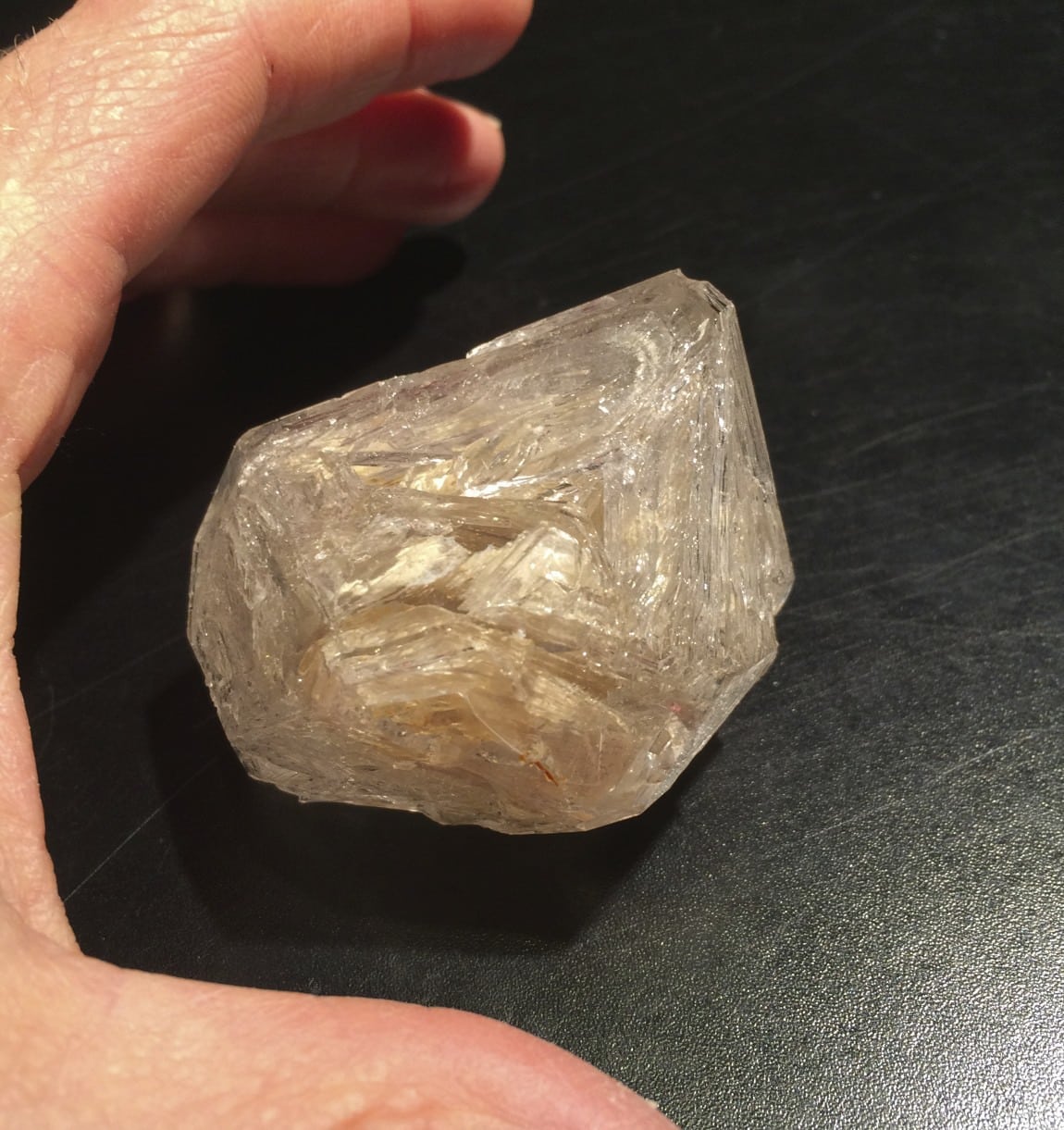 Quartz (Skeletal/Fenster 'Herkimer') F-14 'smooth molar' healing crystal - Image 3