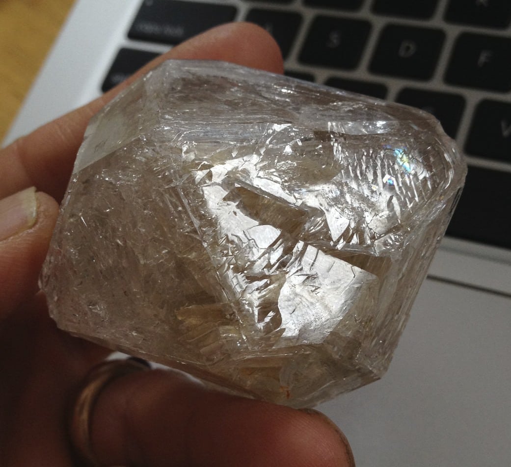 Quartz (Skeletal/Fenster 'Herkimer') F-14 'smooth molar' healing crystal - Image 4