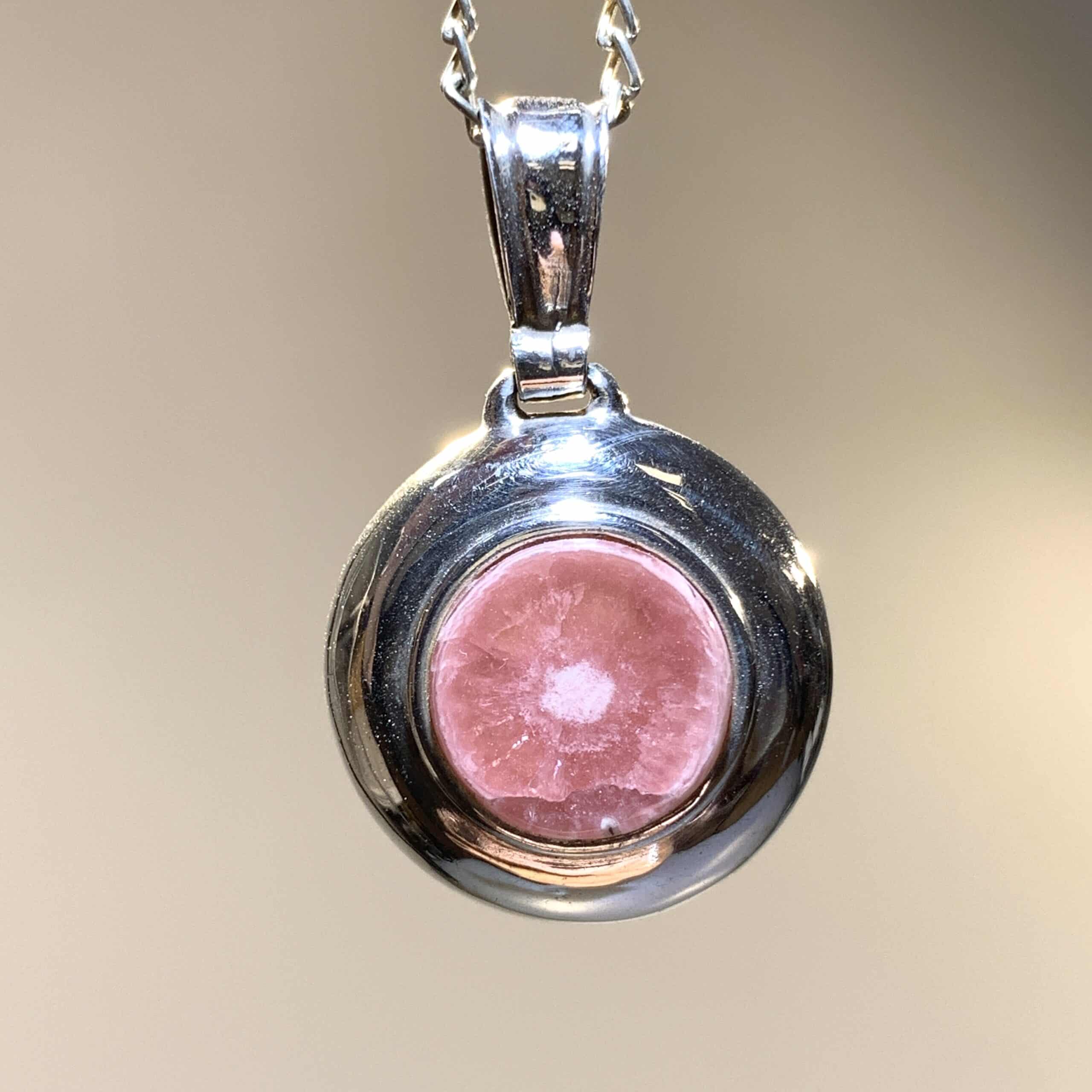 Rhodochrosite pendant - 'shield bullseye' healing crystal - Image 2