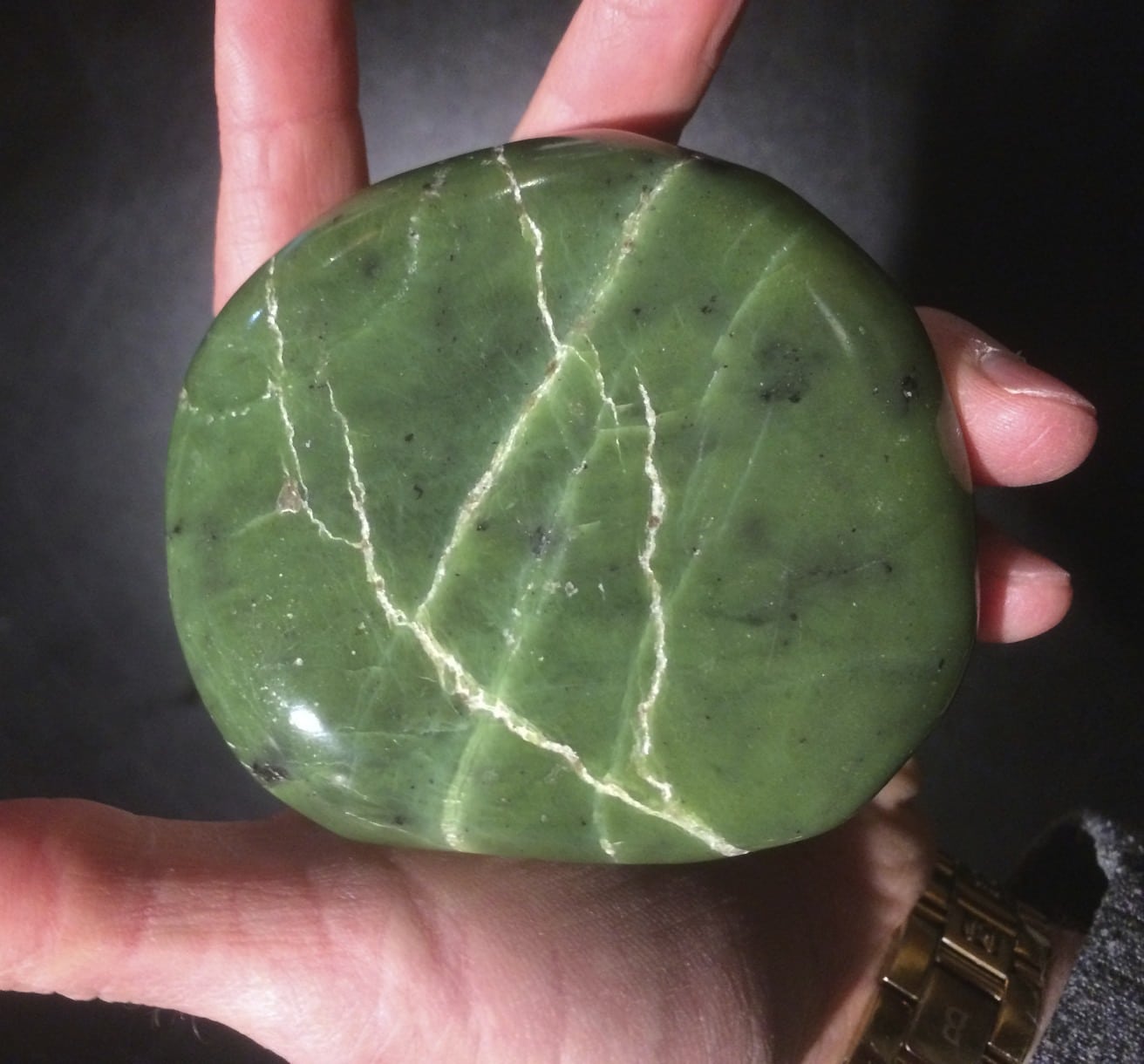 Serpentine ('Forest Jade') large palm piece (w/'lightning') healing crystal