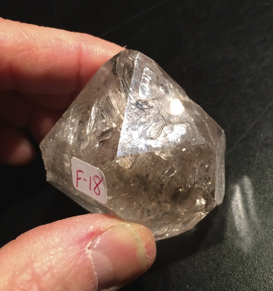 Quartz (Skeletal 'Herkimer') F-18 (Fenster) 'smoky molar' healing crystal - Image 4