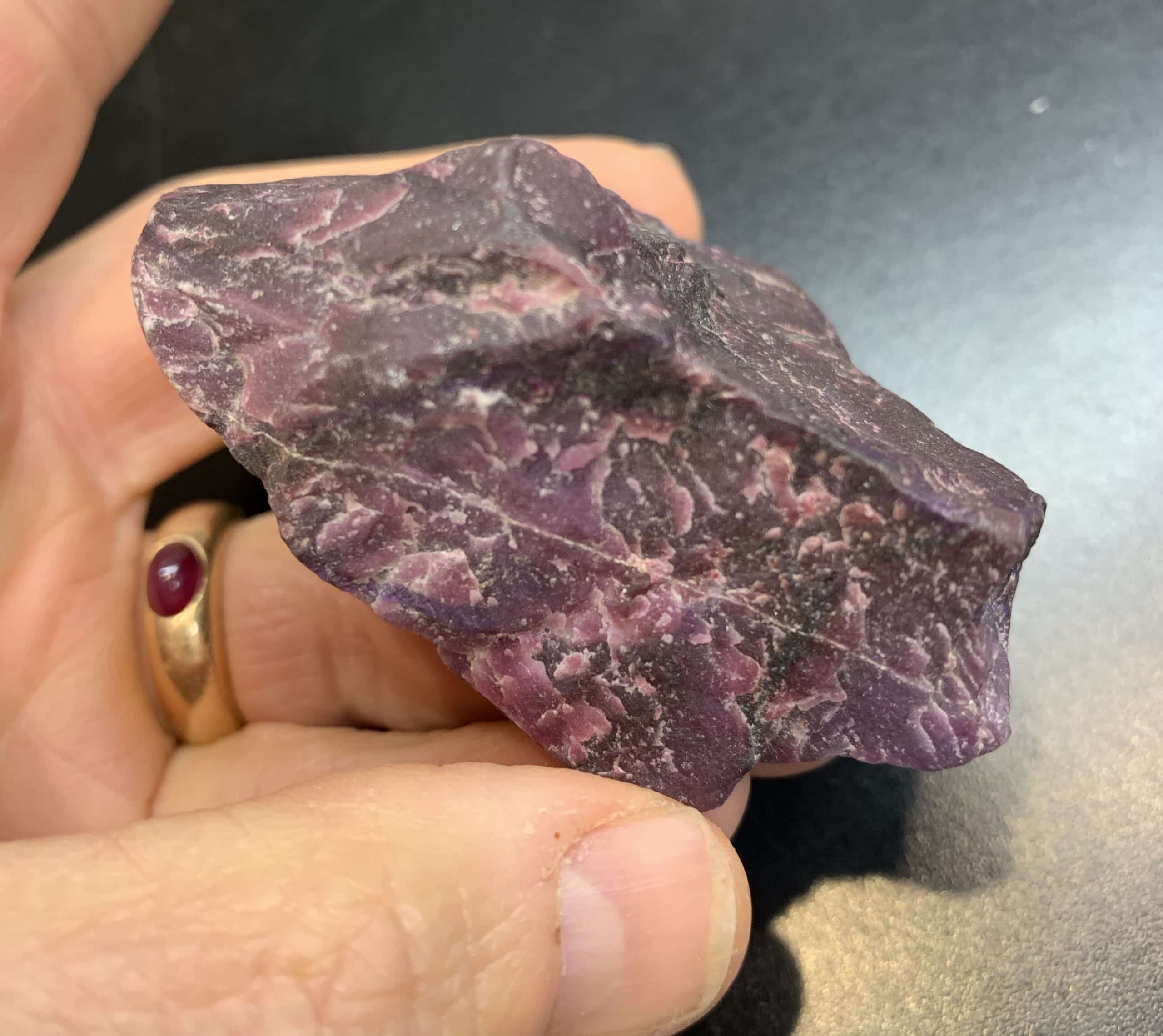 Sugilite (rough large) waxy "dark mountain" (99.6gr) healing crystal - Image 2