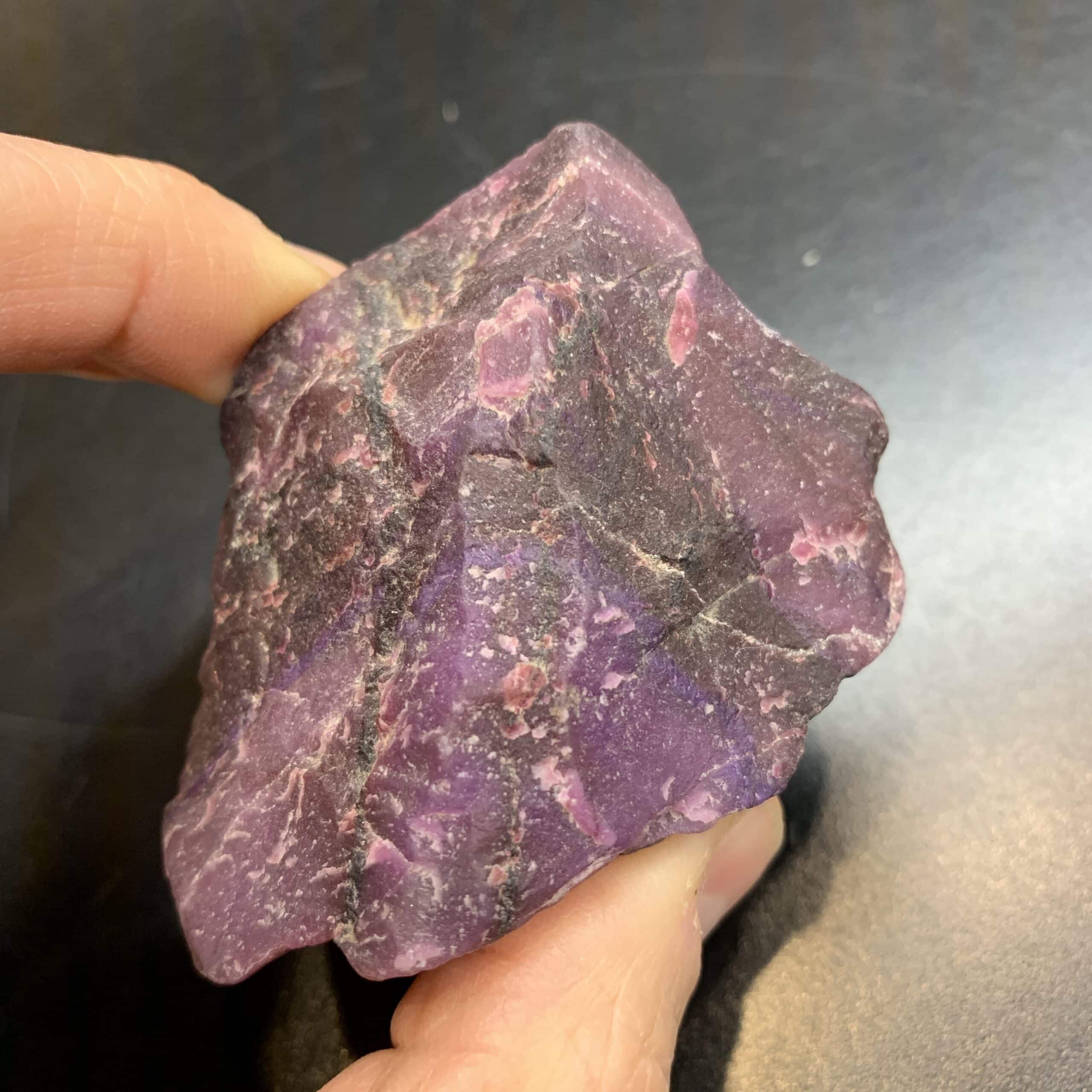 Sugilite (rough large) waxy "dark mountain" (99.6gr) healing crystal - Image 3