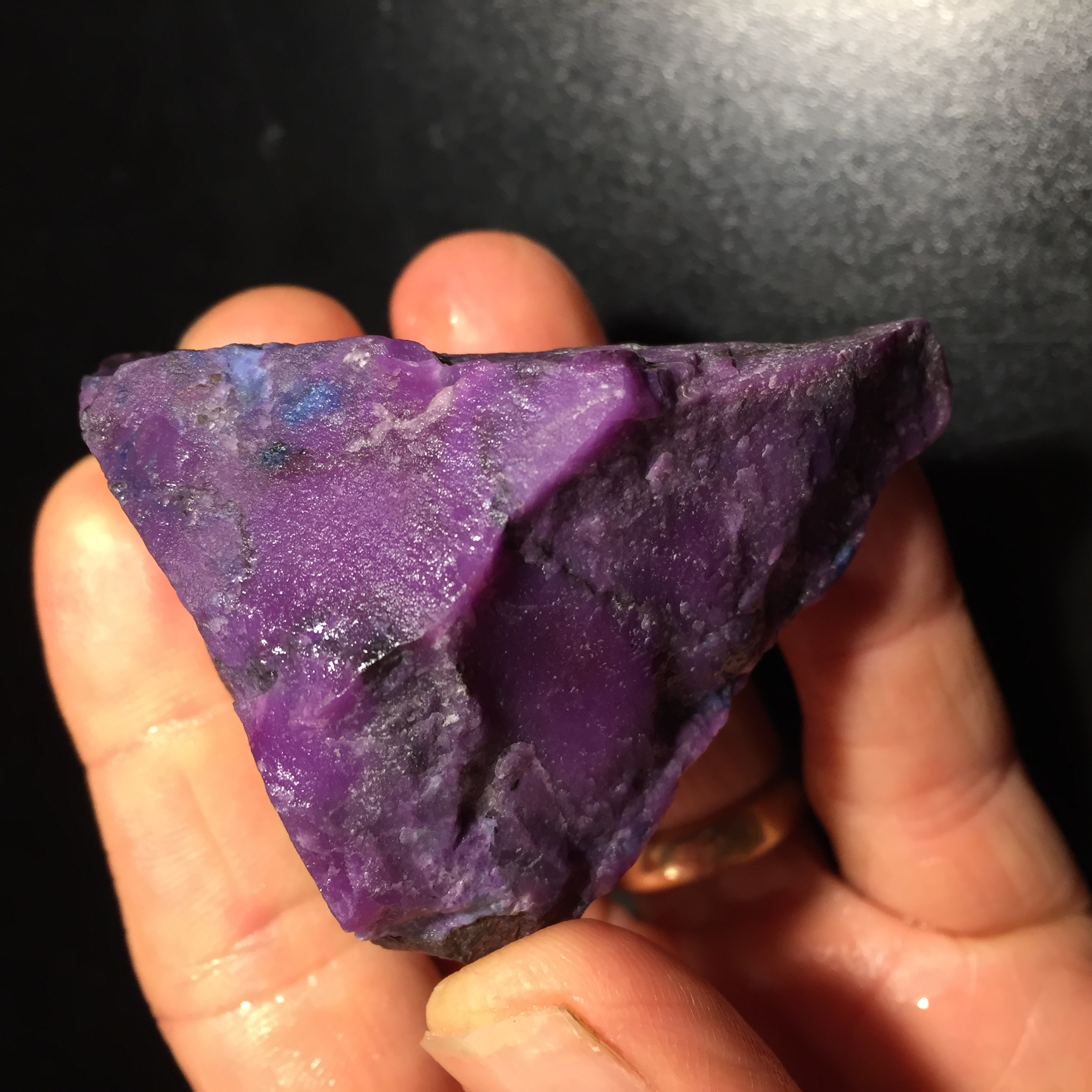 Sugilite (rough medium) standing "waxy pyramid" (65.7gr) healing crystal - Image 3