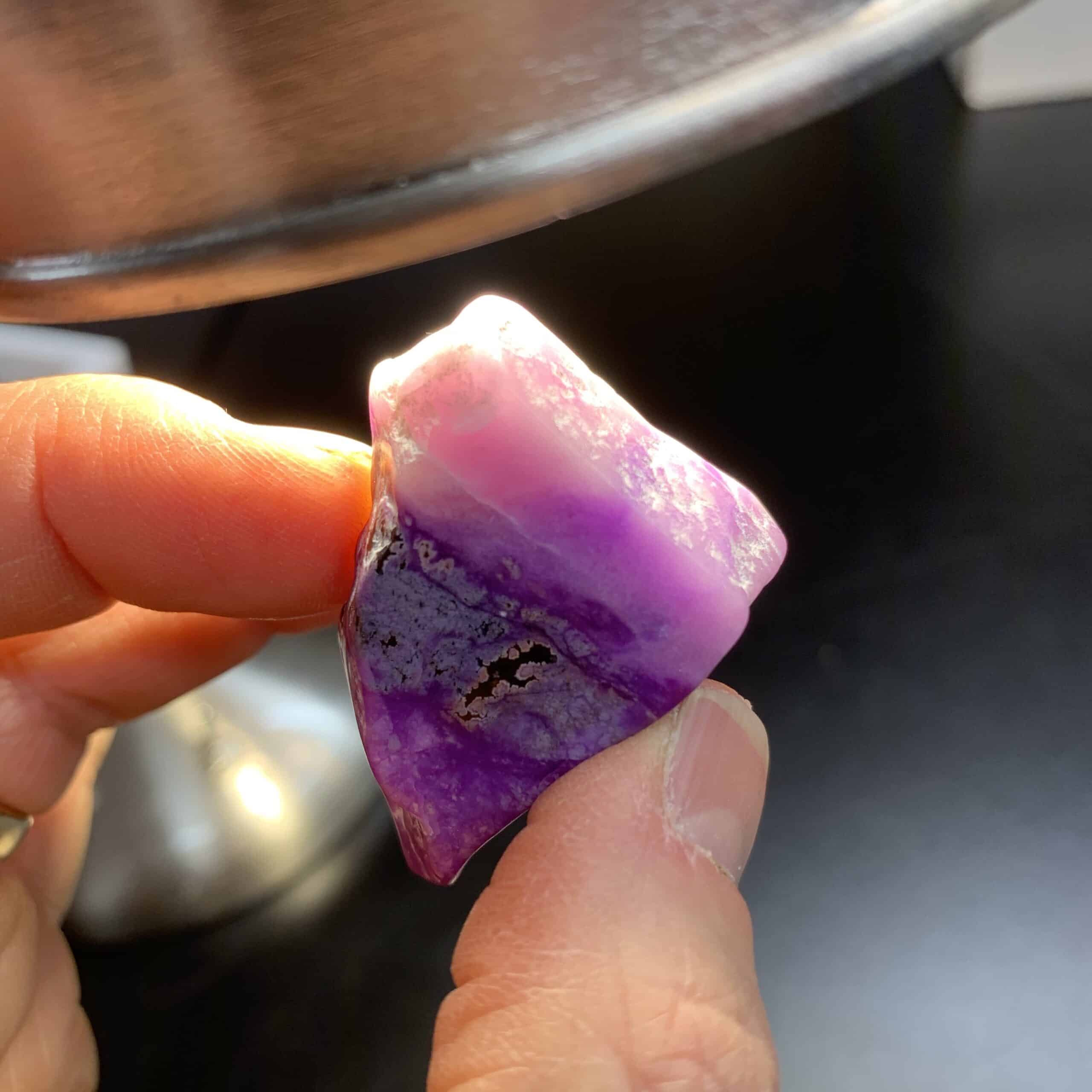 Sugilite (polished slab) standing pink gel 'fin tower' (21.3gr) healing crystal - Image 2