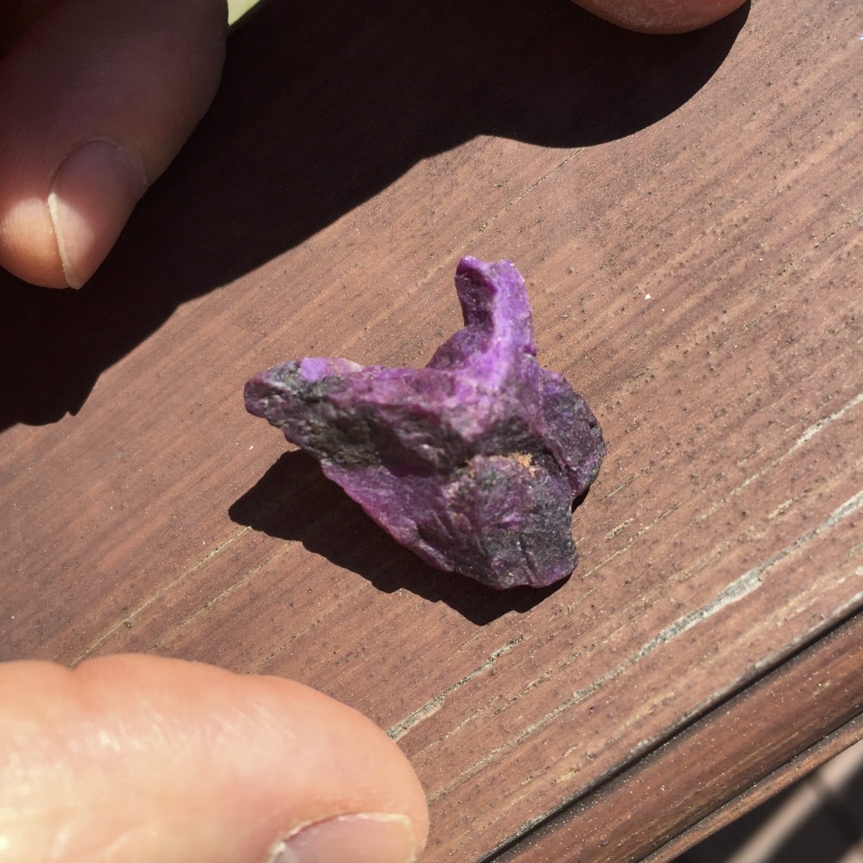 Sugilite (small rough) p+b dinosaur hip (46.77c) healing crystal - Image 2