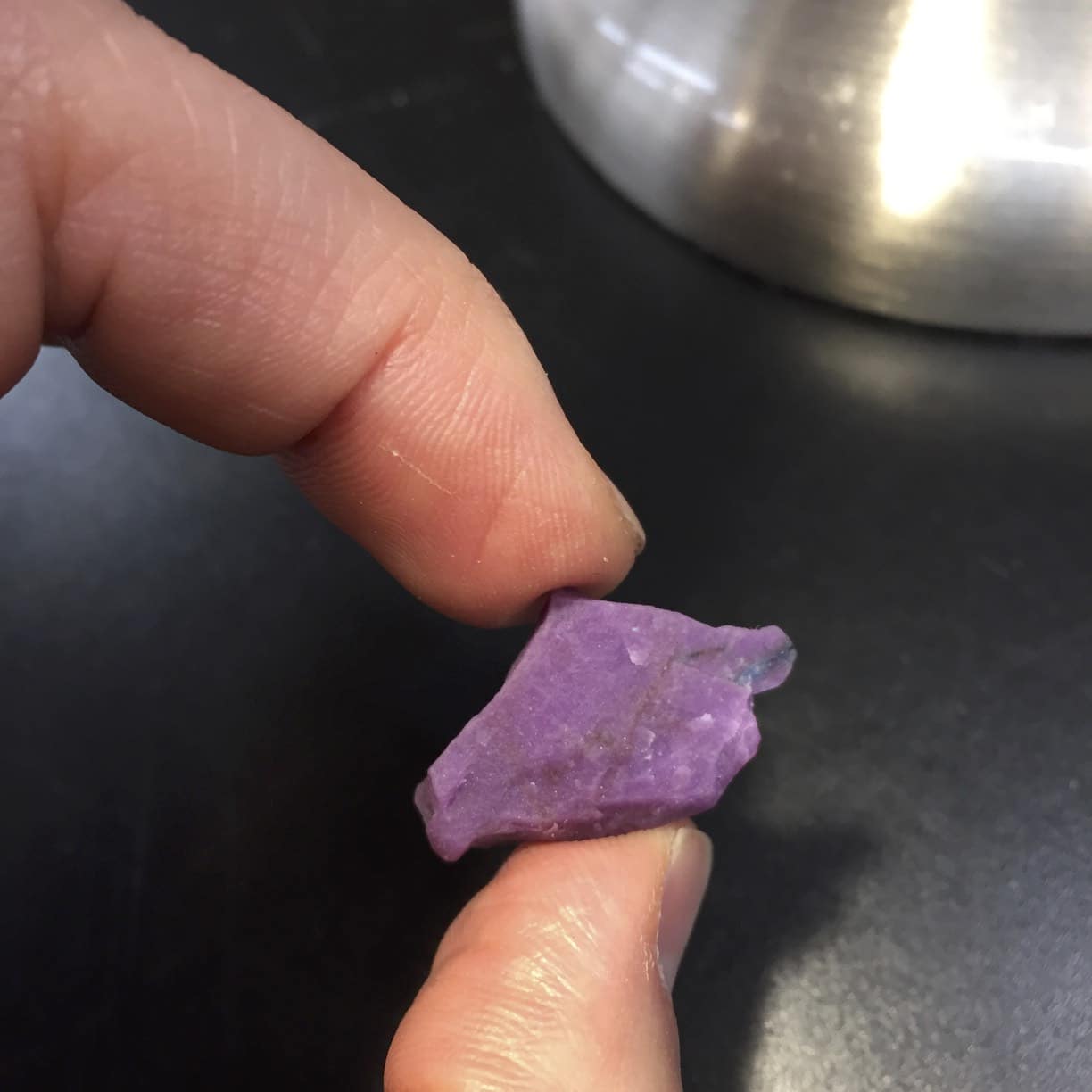 Sugilite (small rough) purple pink gel (14.25ct) healing crystal - Image 3