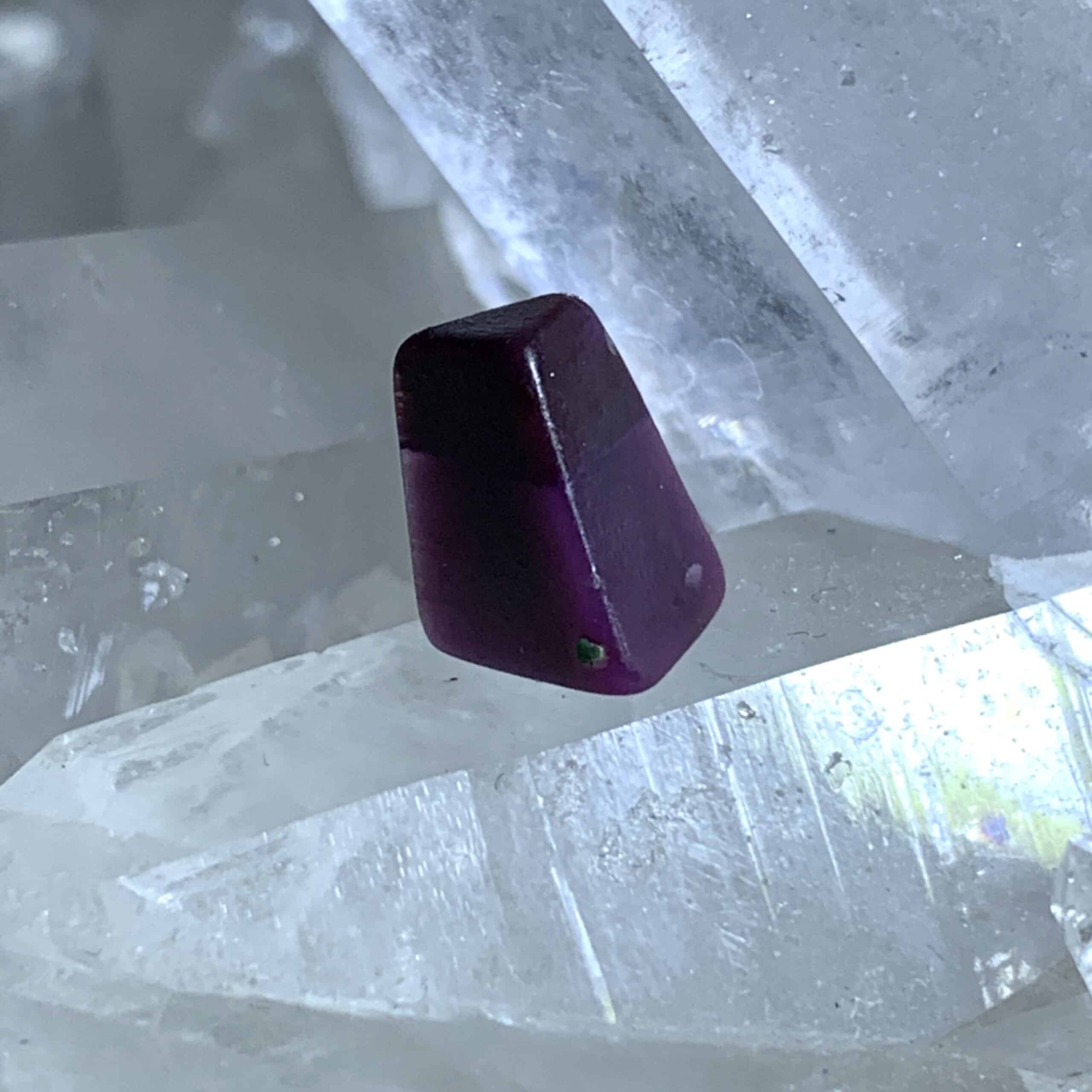 Sugilite (small cut tumble) gel 'long corner stone pyramid' piece (.4g) - Image 2