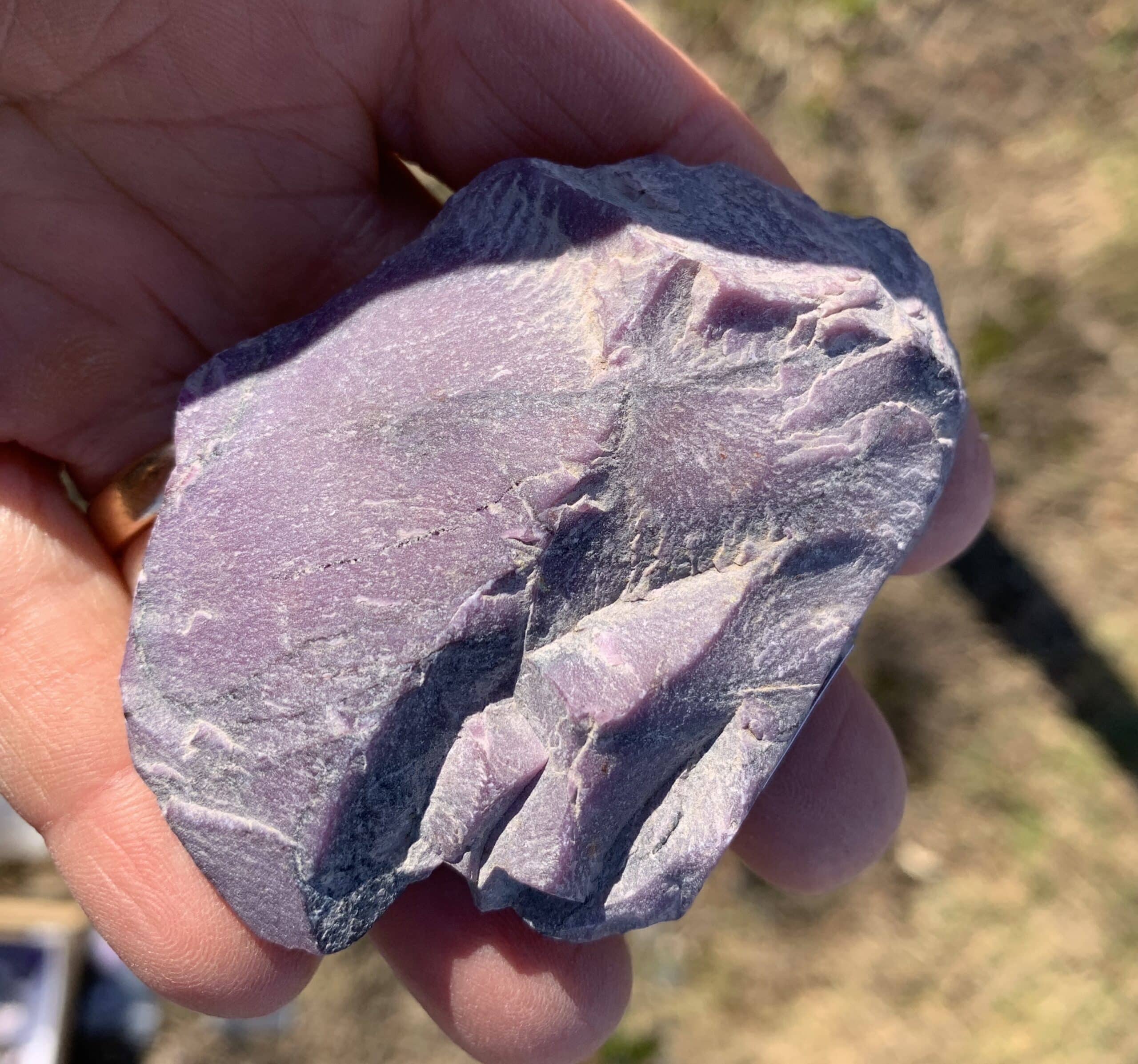 Sugilite (rough medium) pink gel (63.4gr) waxy 'purple face' healing crystal - Image 5