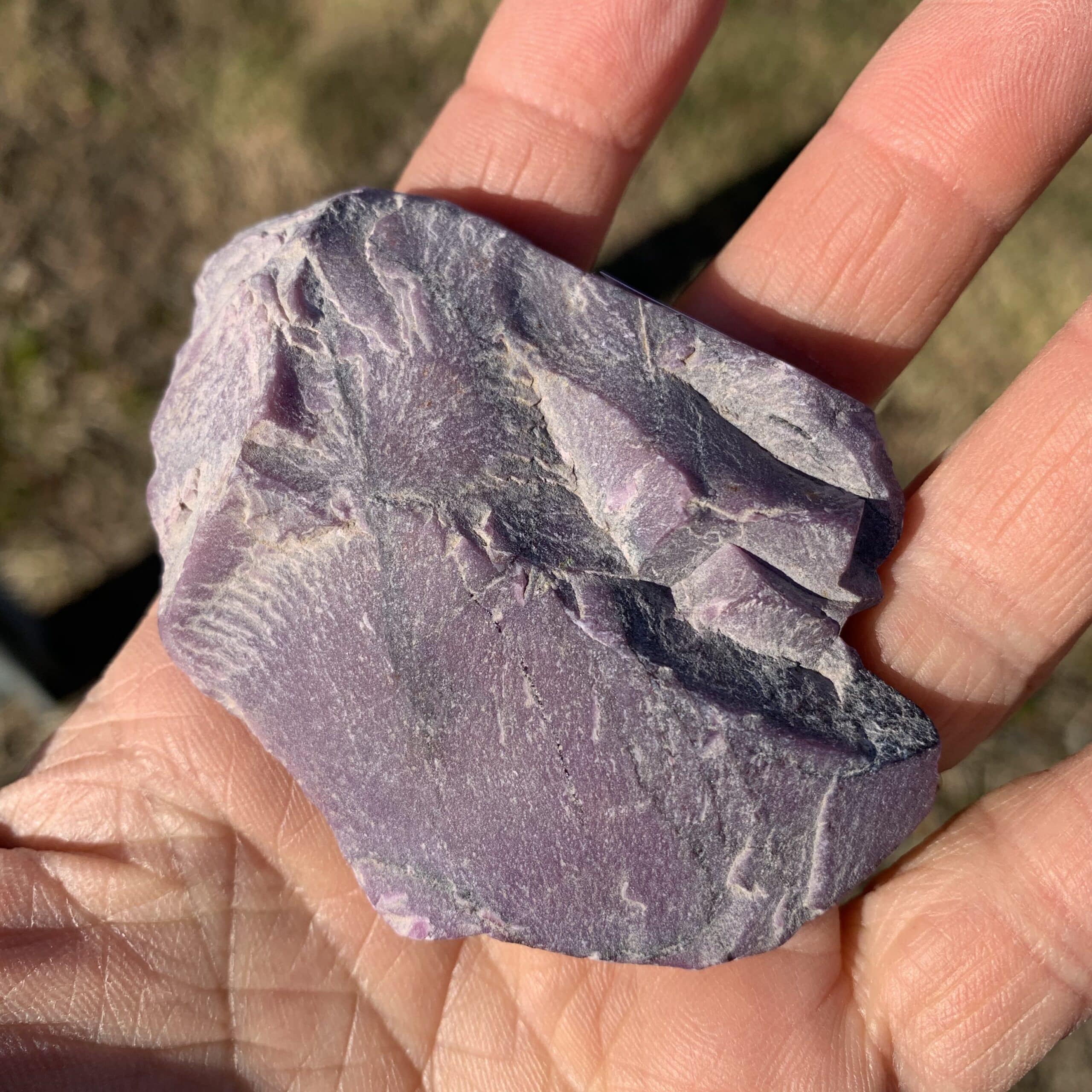 Sugilite (rough medium) pink gel (63.4gr) waxy 'purple face' healing crystal - Image 7