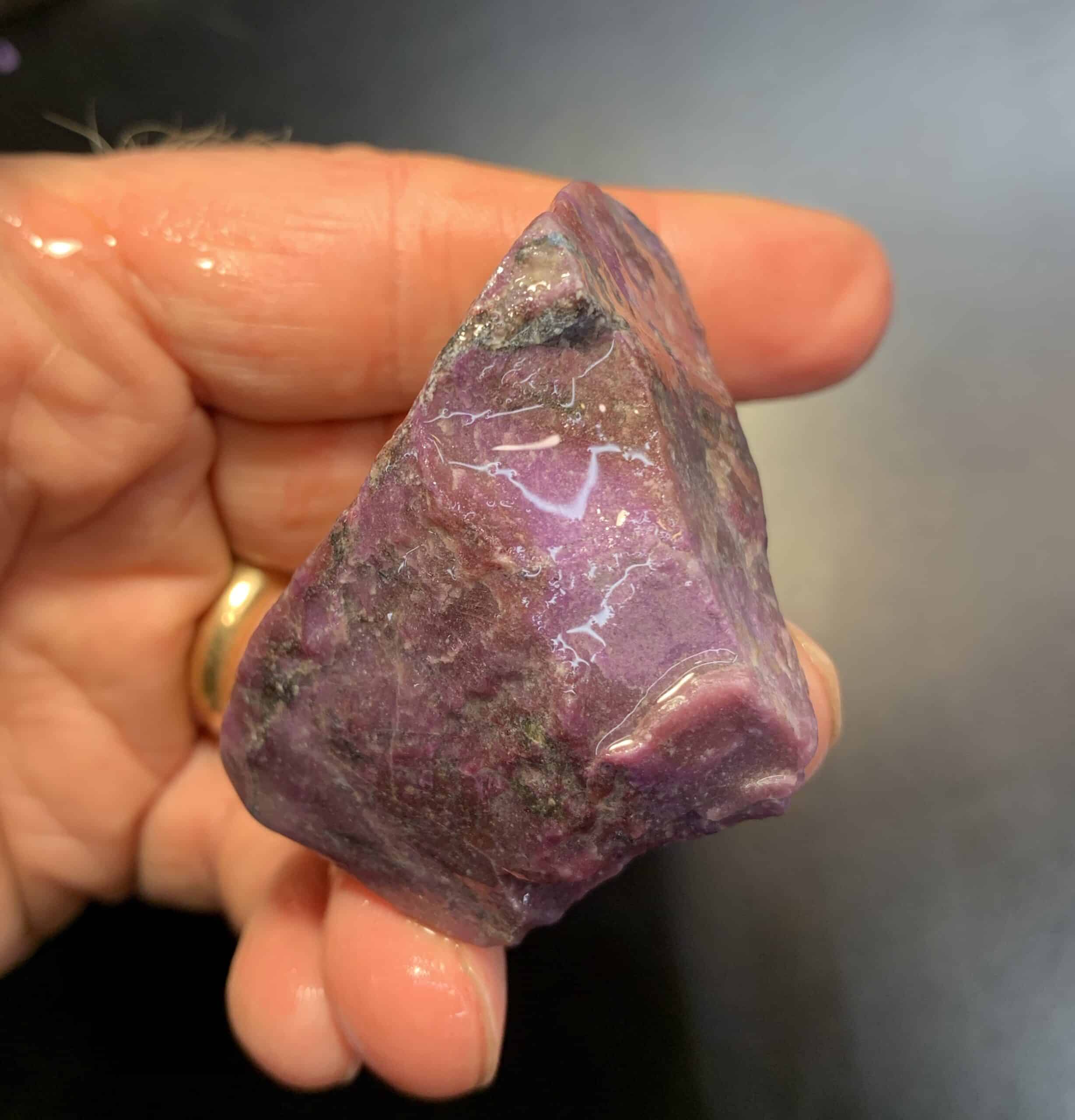 Sugilite (rough medium) chunk 'purple plate' (60.4gr) healing crystal - Image 2