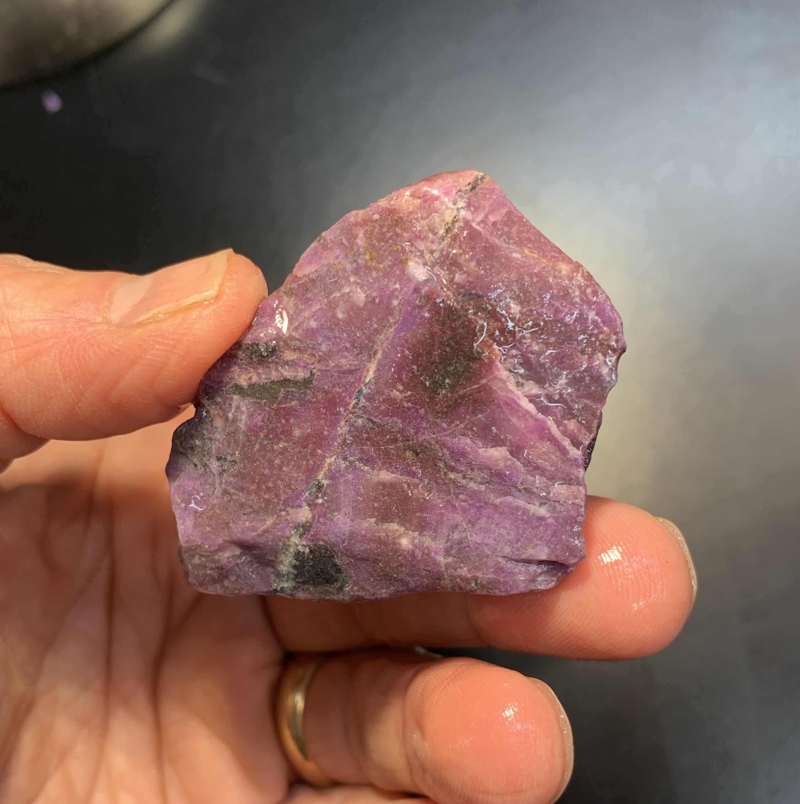Sugilite (rough medium) chunk 'purple plate' (60.4gr) healing crystal - Image 4